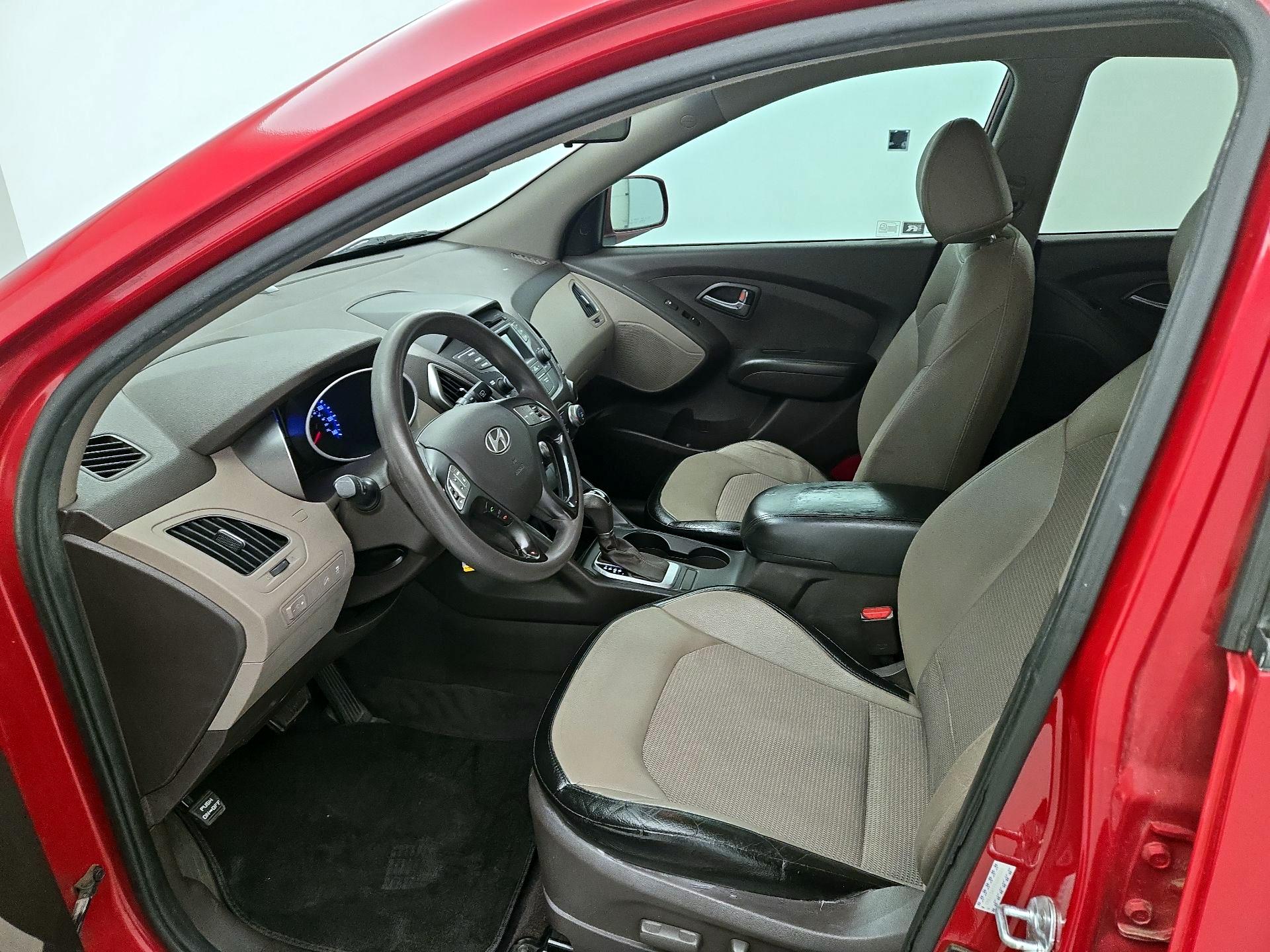 Thumbnail: 2015 Hyundai Tucson - 11