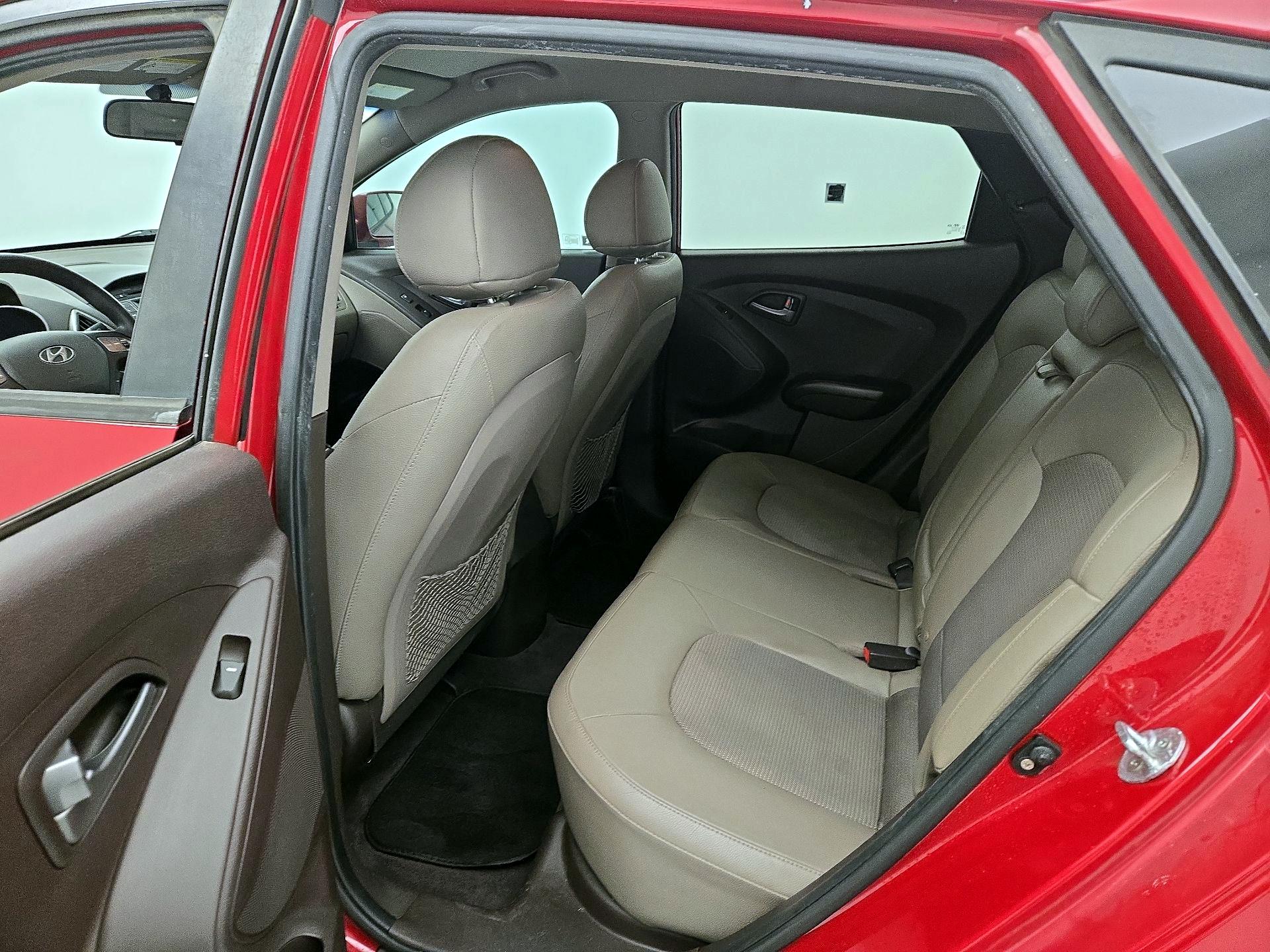 Thumbnail: 2015 Hyundai Tucson - 19
