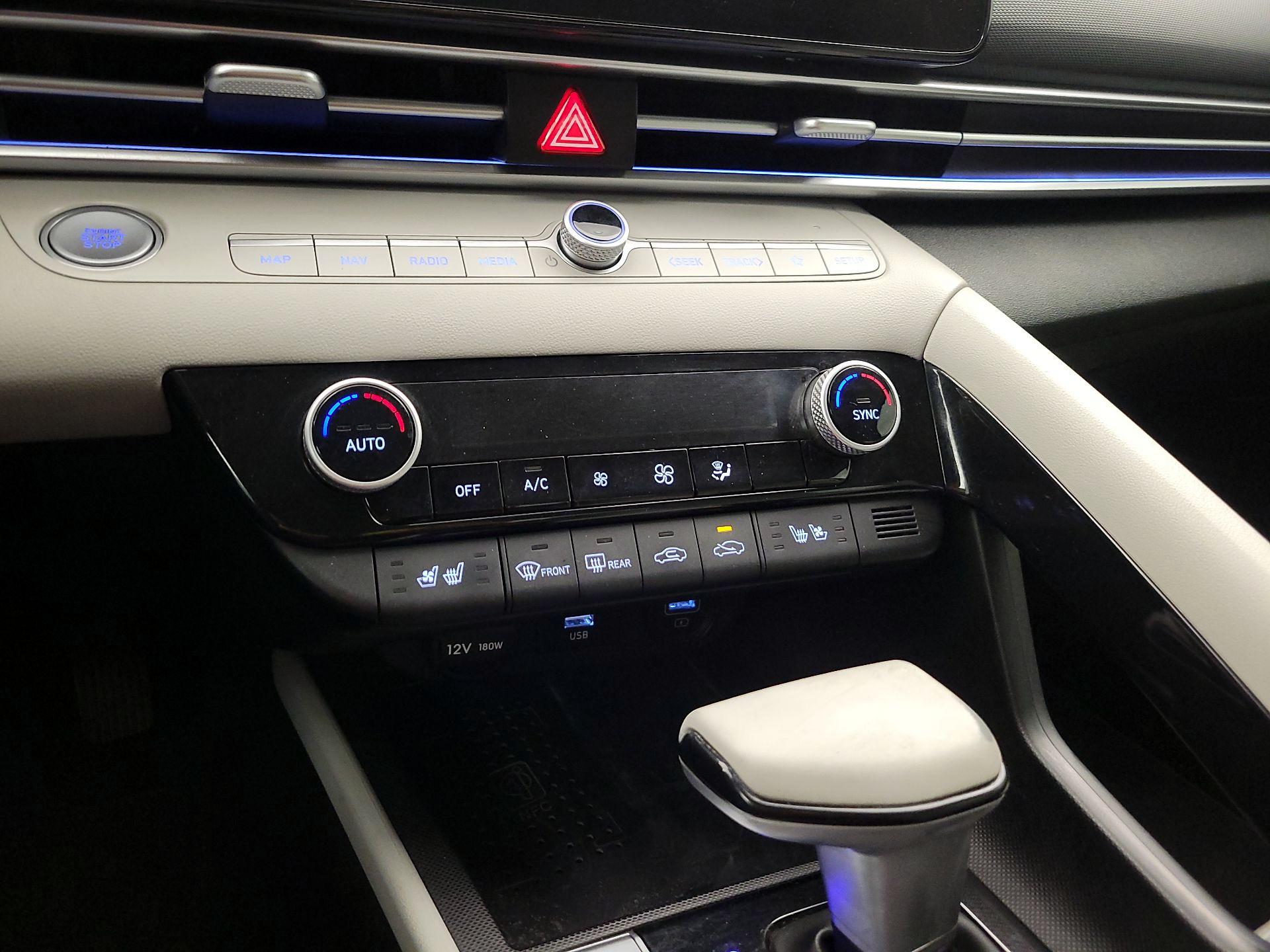 Thumbnail: 2022 Hyundai Elantra - 17