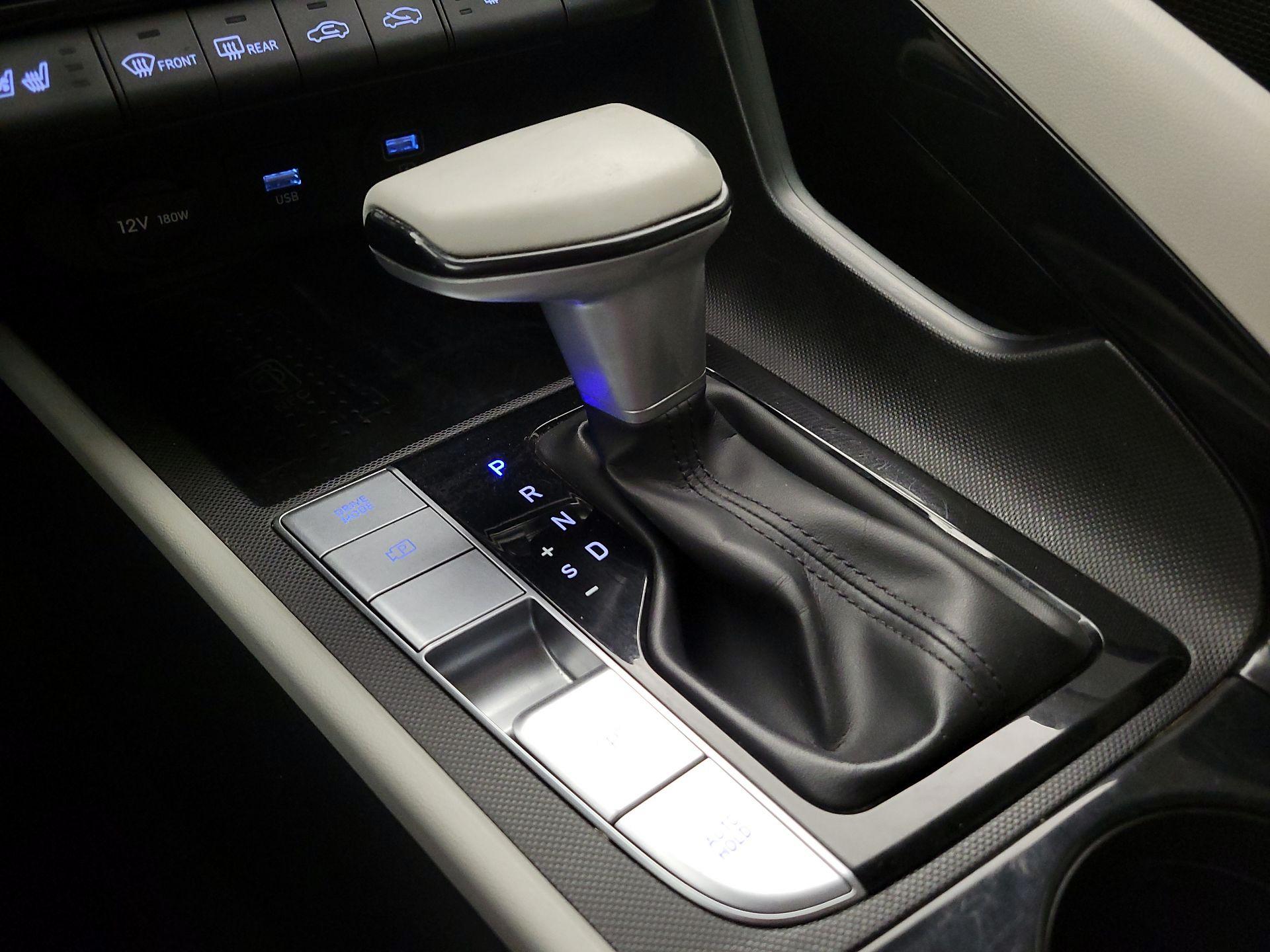 Thumbnail: 2022 Hyundai Elantra - 18