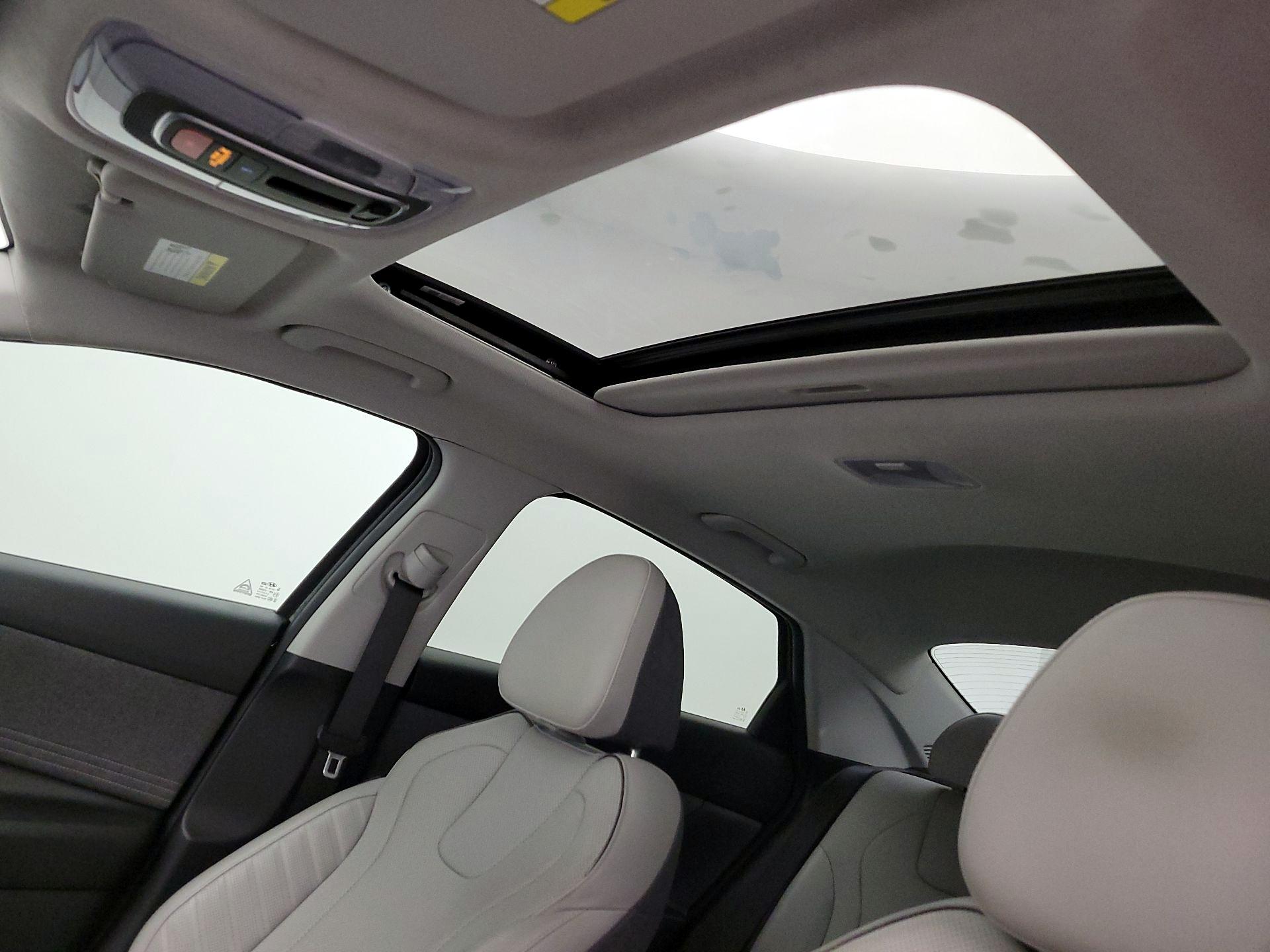 Thumbnail: 2022 Hyundai Elantra - 20