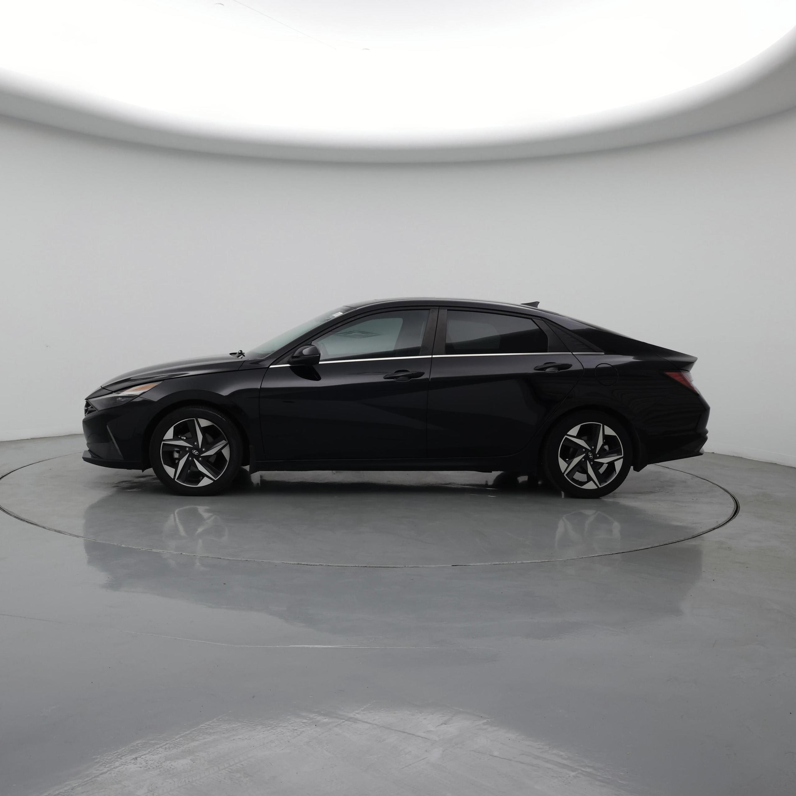 Thumbnail: 2022 Hyundai Elantra - 3