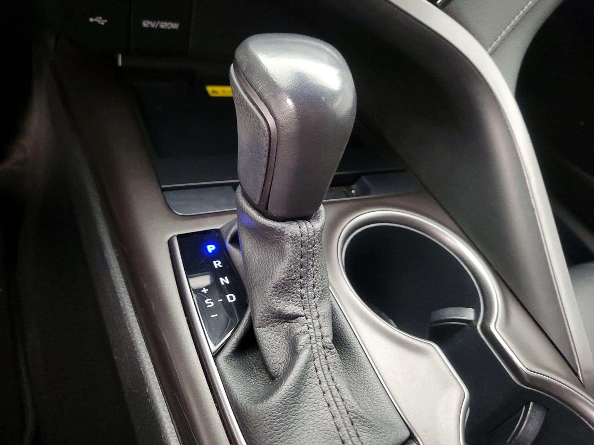 Thumbnail: 2023 Toyota Camry - 17