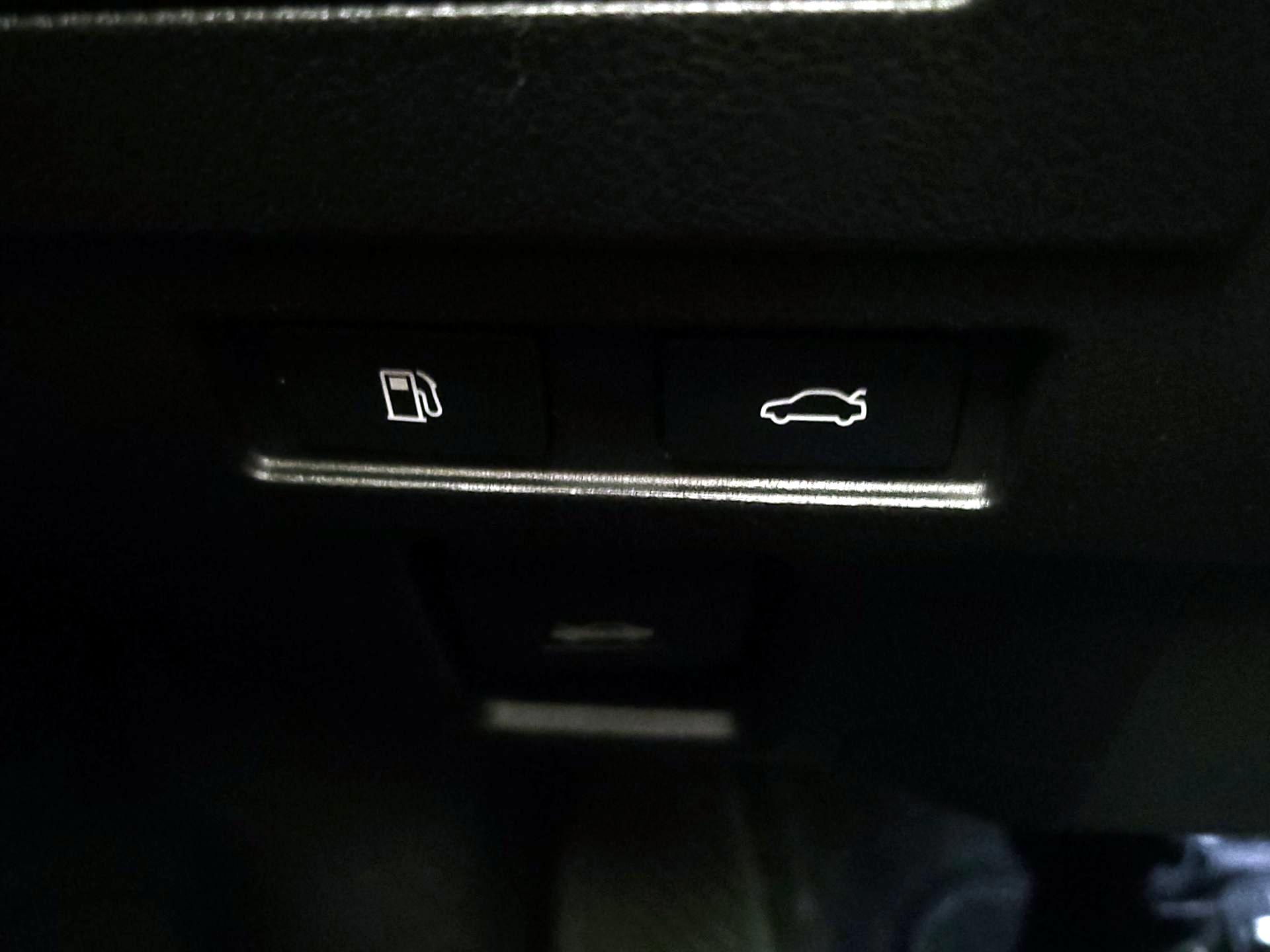 Thumbnail: 2022 Lexus ES - 13