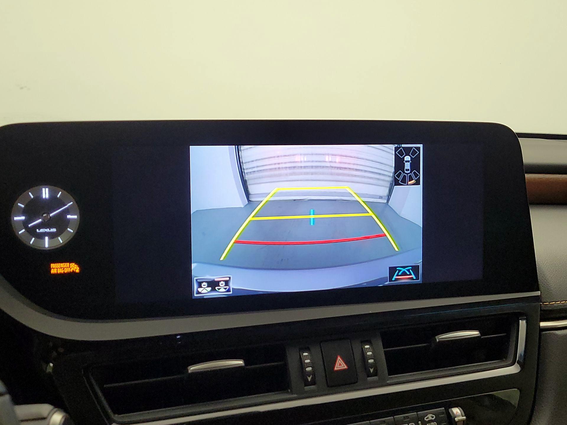 Thumbnail: 2022 Lexus ES - 14