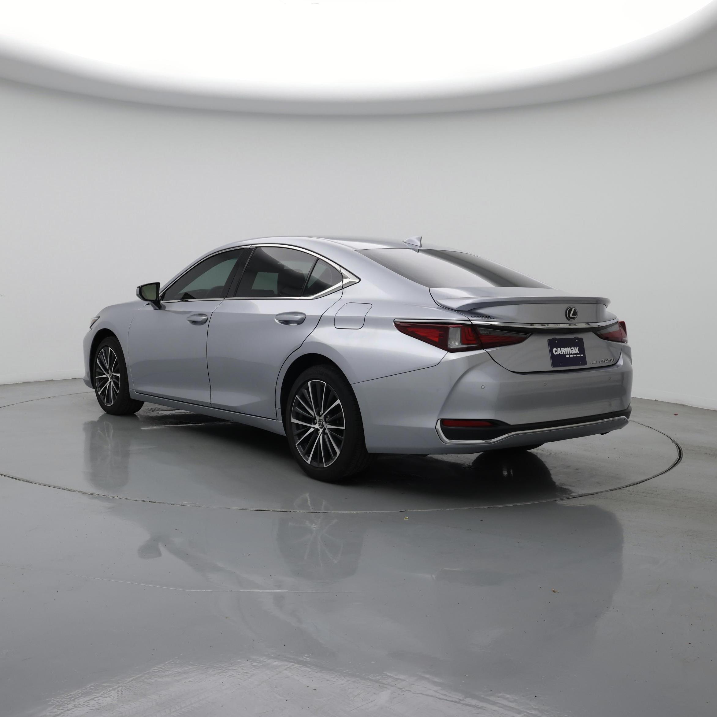 Thumbnail: 2022 Lexus ES - 2