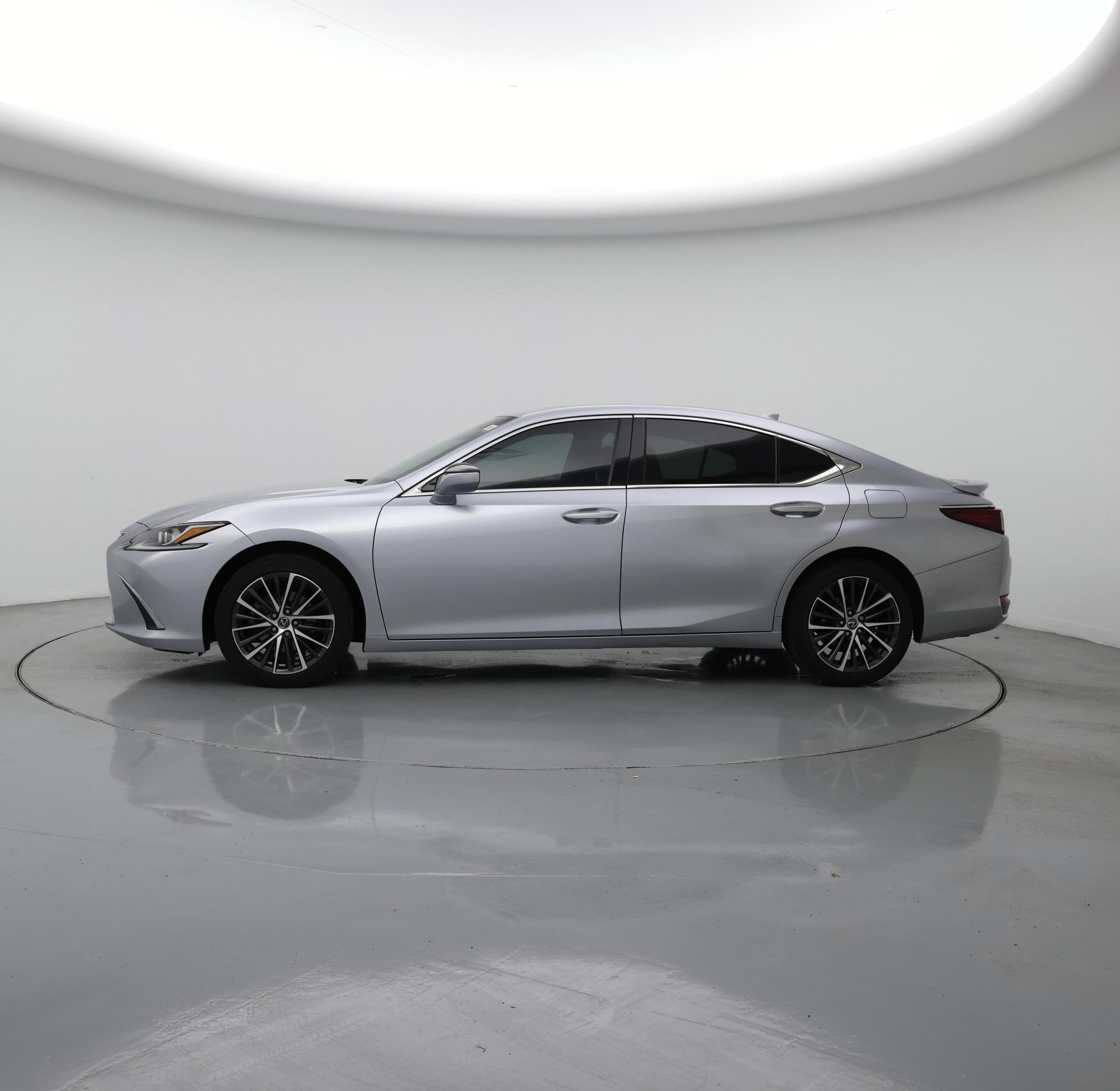 Thumbnail: 2022 Lexus ES - 3