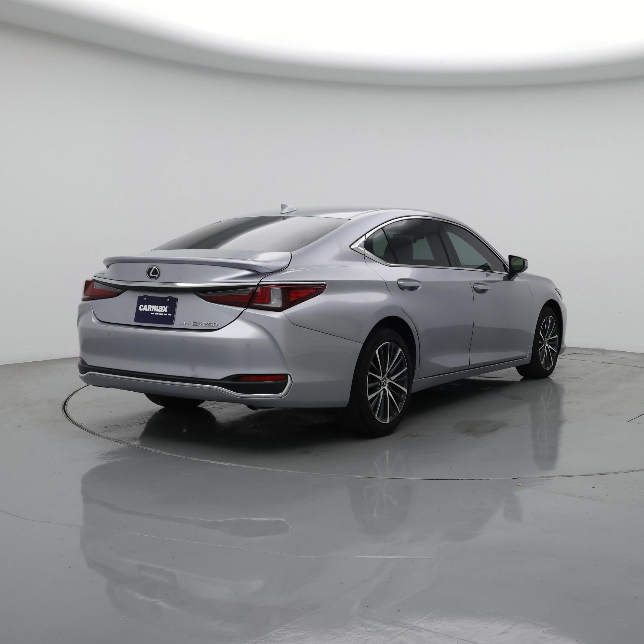 Thumbnail: 2022 Lexus ES - 8