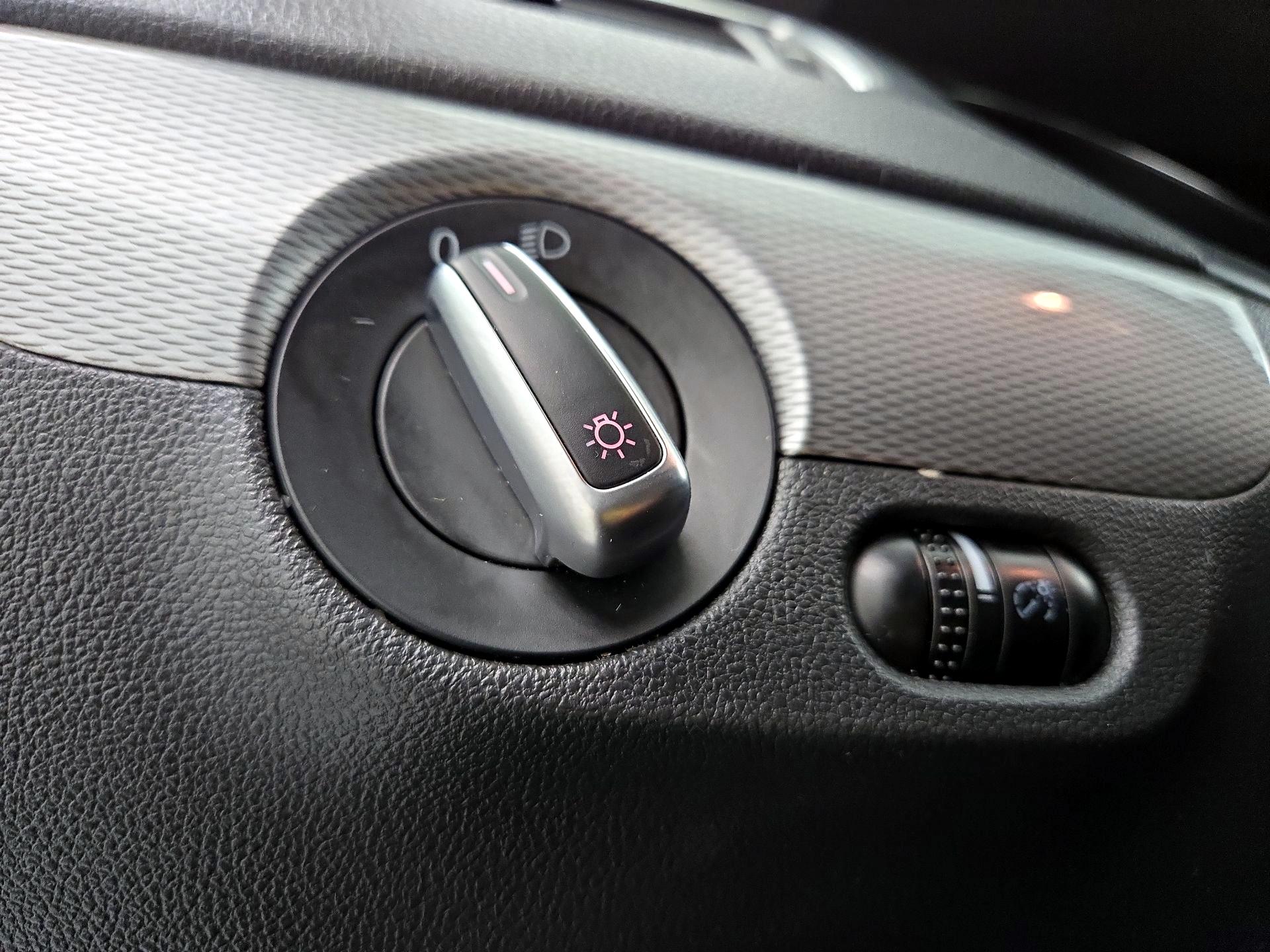 Thumbnail: 2018 Volkswagen Jetta - 13