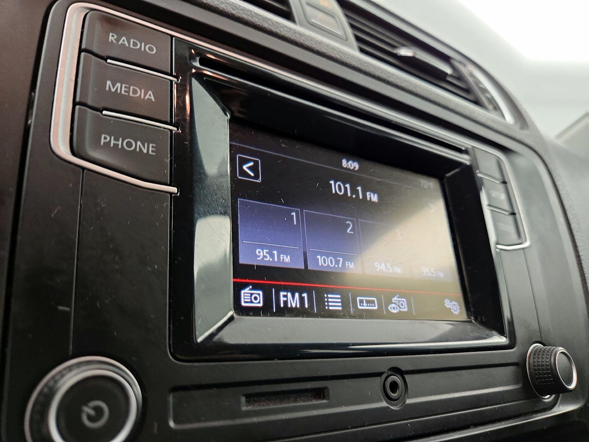 Thumbnail: 2018 Volkswagen Jetta - 15