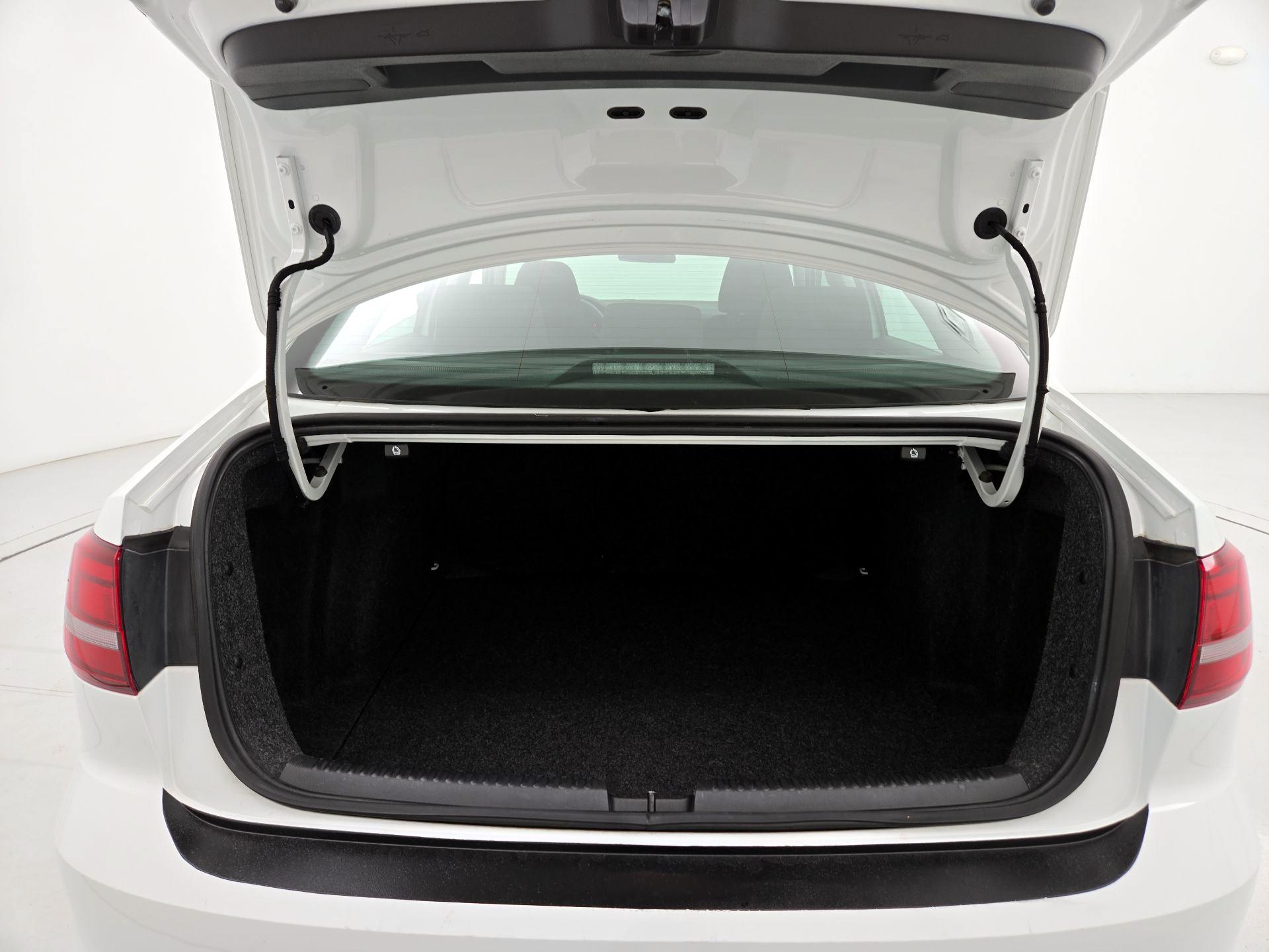 Thumbnail: 2018 Volkswagen Jetta - 20