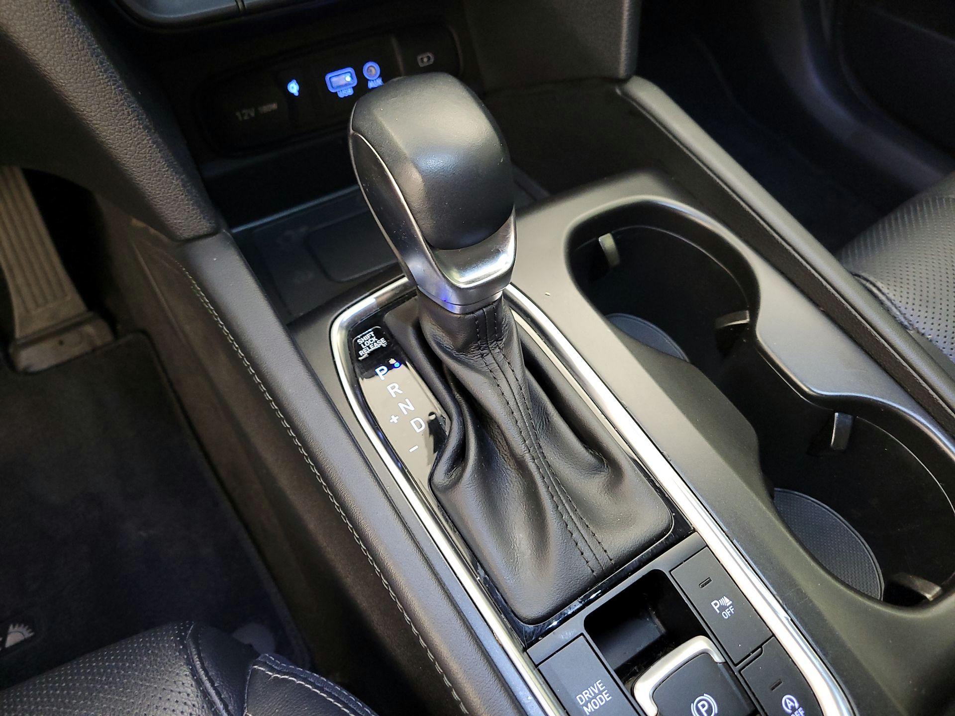 Thumbnail: 2020 Hyundai Santa Fe - 17