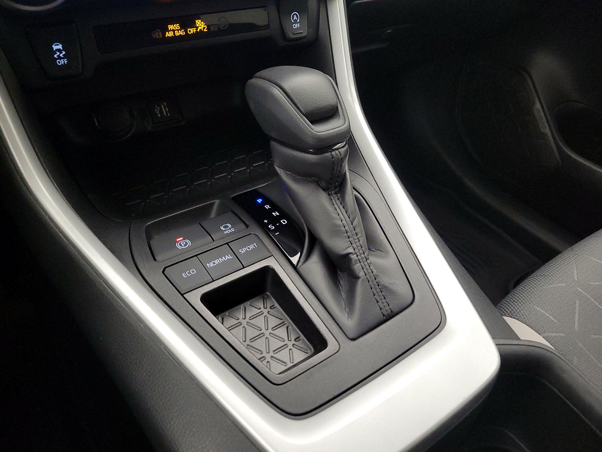 Thumbnail: 2024 Toyota RAV4 - 17