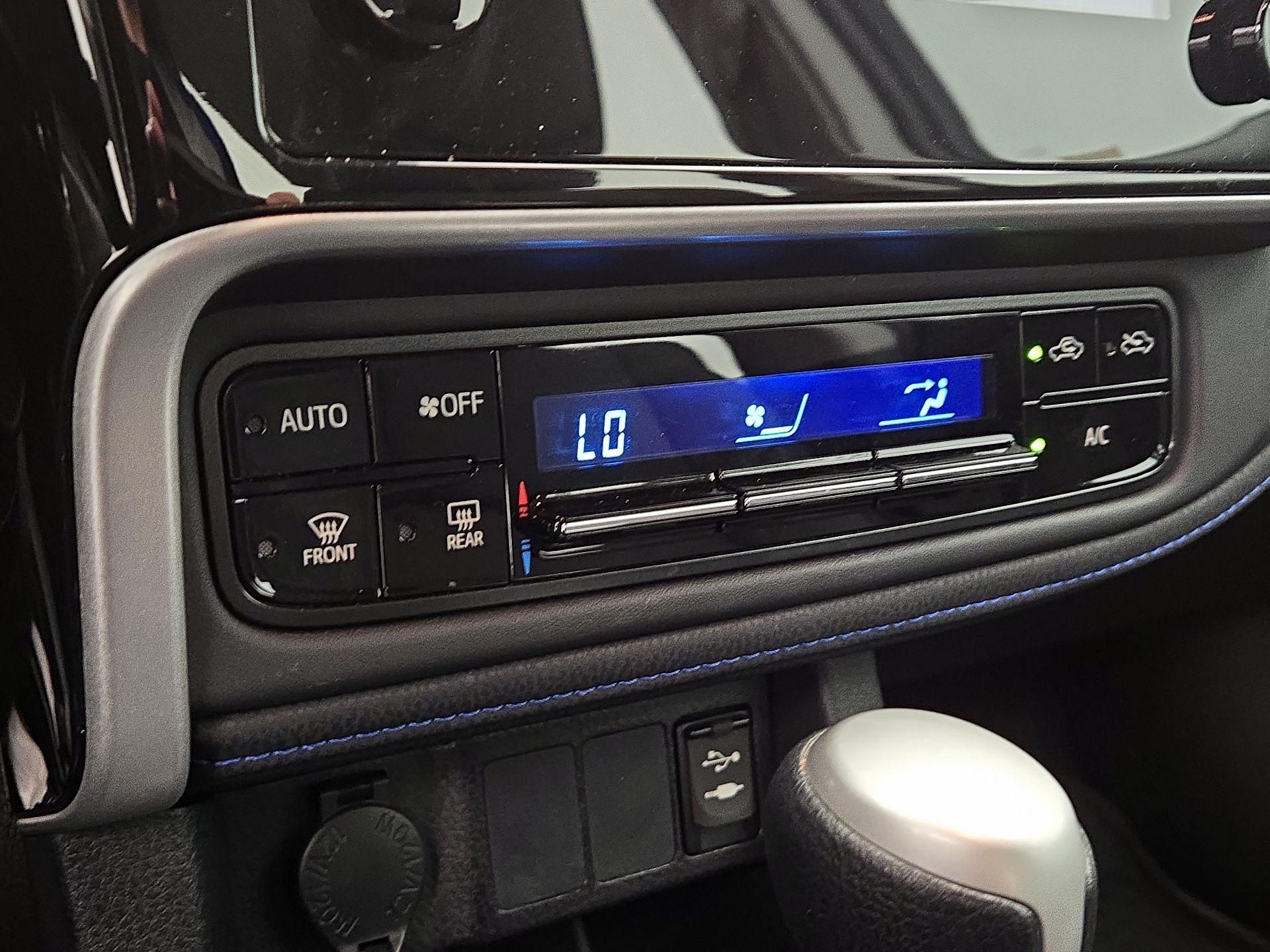 Thumbnail: 2018 Toyota Corolla - 16