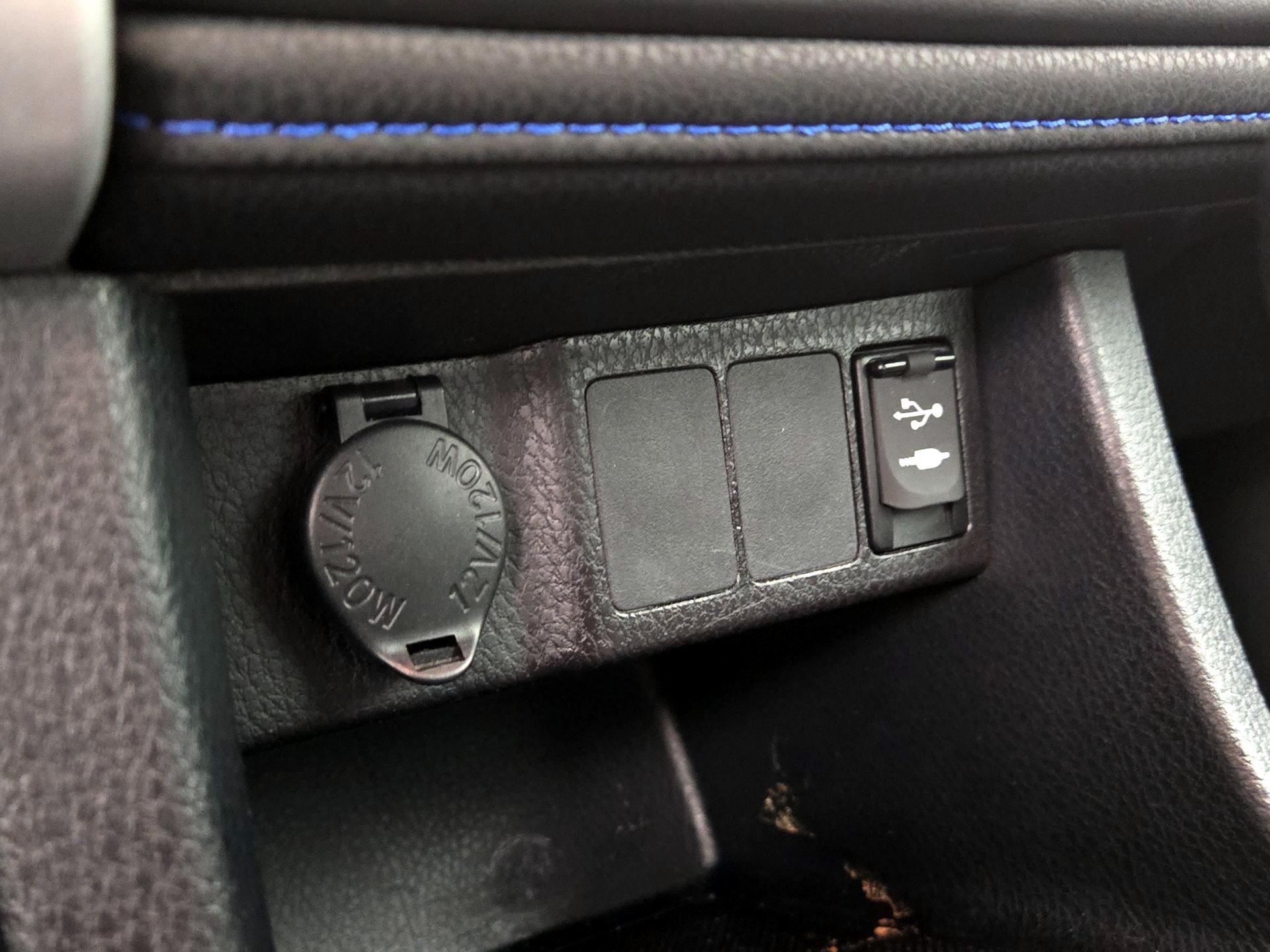 Thumbnail: 2018 Toyota Corolla - 18