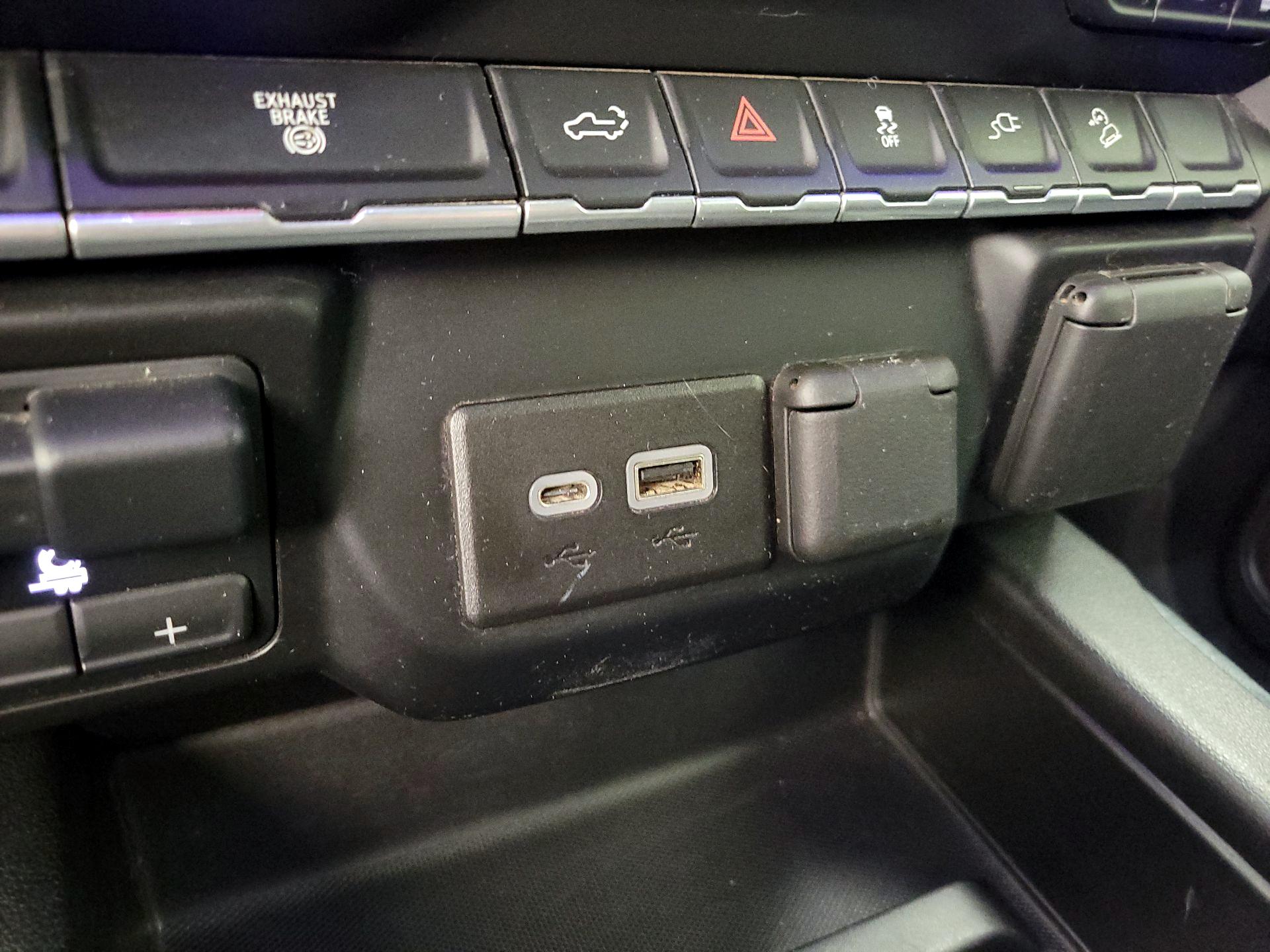 Thumbnail: 2023 GMC Sierra 2500 - 18