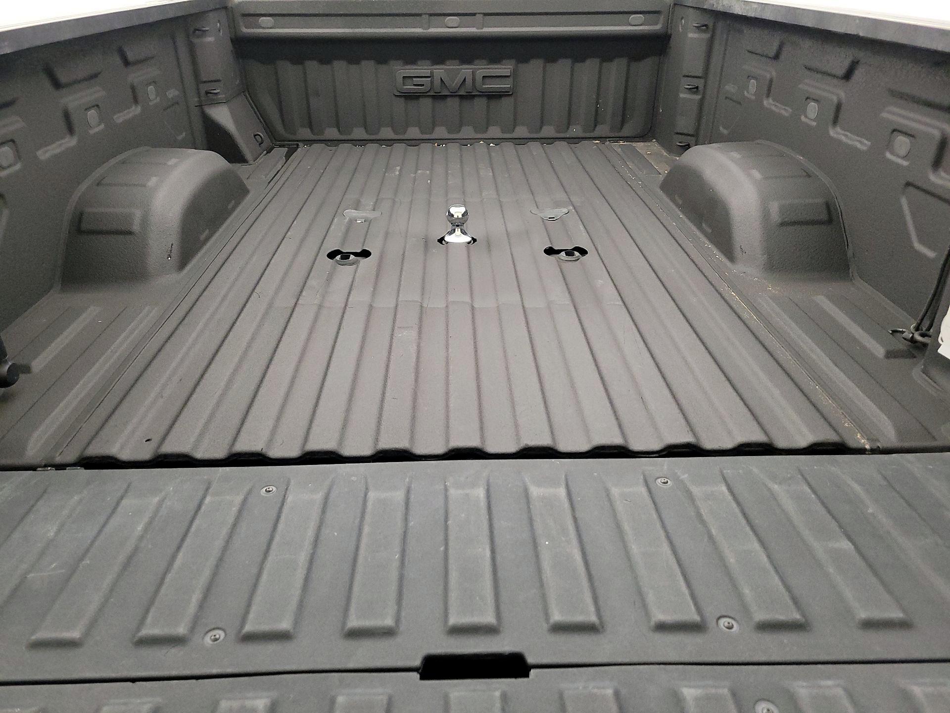 Thumbnail: 2023 GMC Sierra 2500 - 20