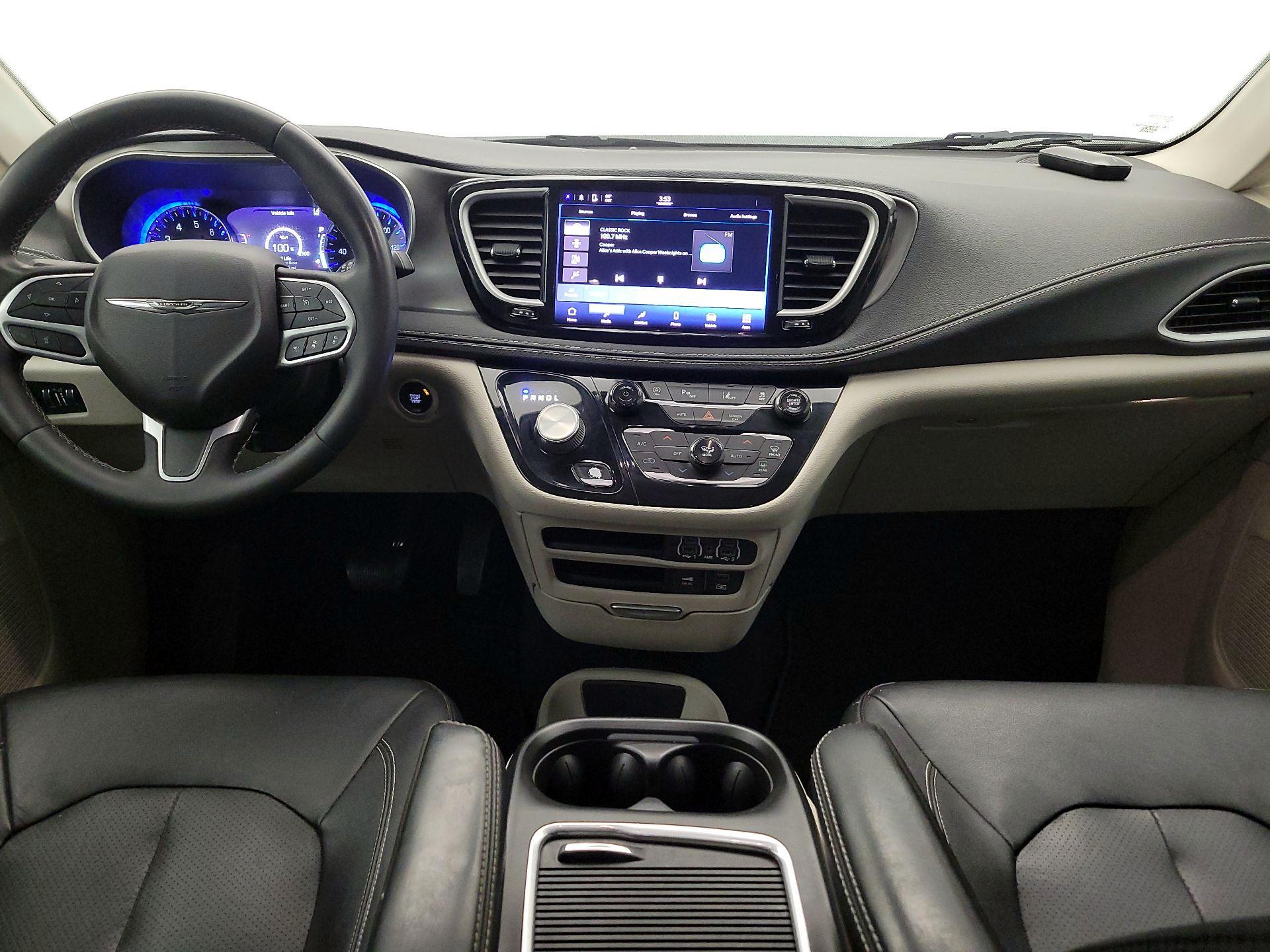 Thumbnail: 2022 Chrysler Pacifica - 9