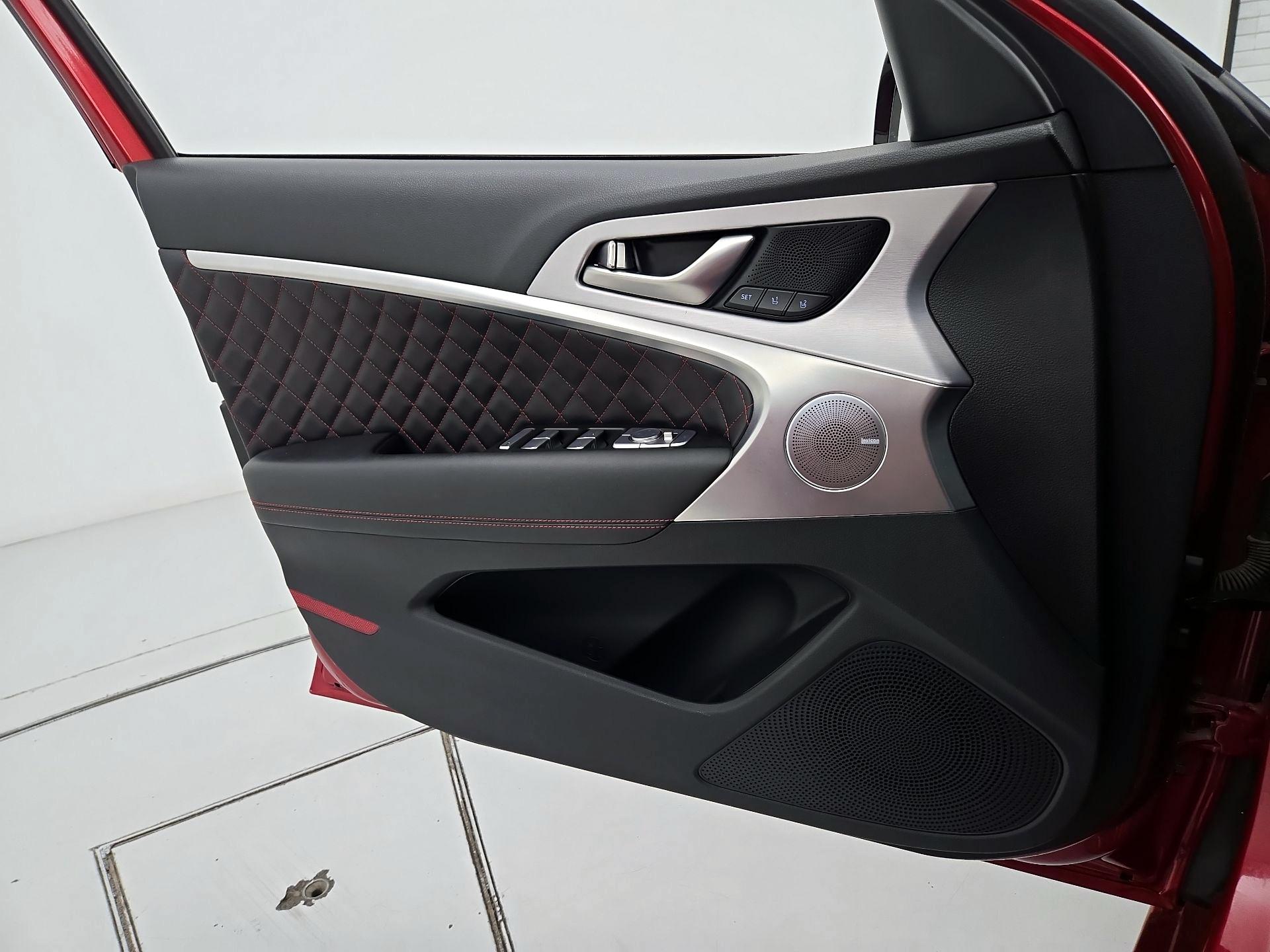 Thumbnail: 2019 Genesis G70 - 12