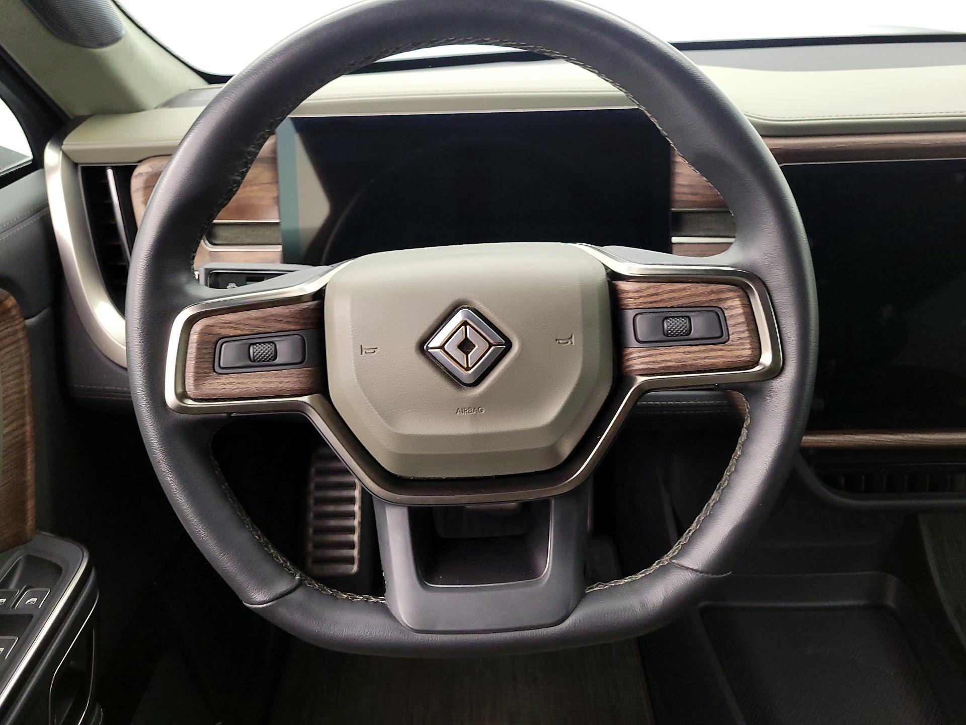 Thumbnail: 2022 Rivian R1T - 10