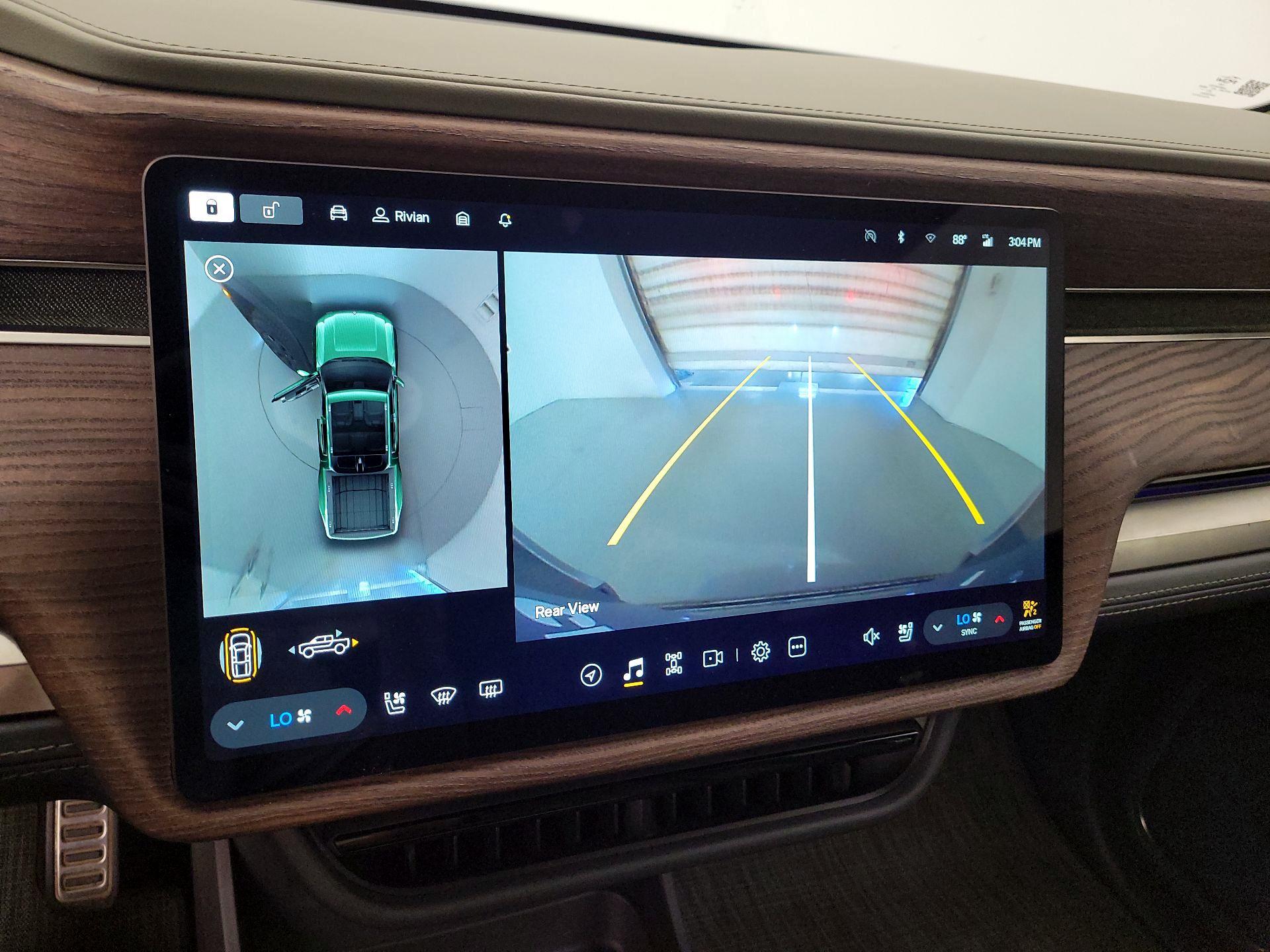 Thumbnail: 2022 Rivian R1T - 14