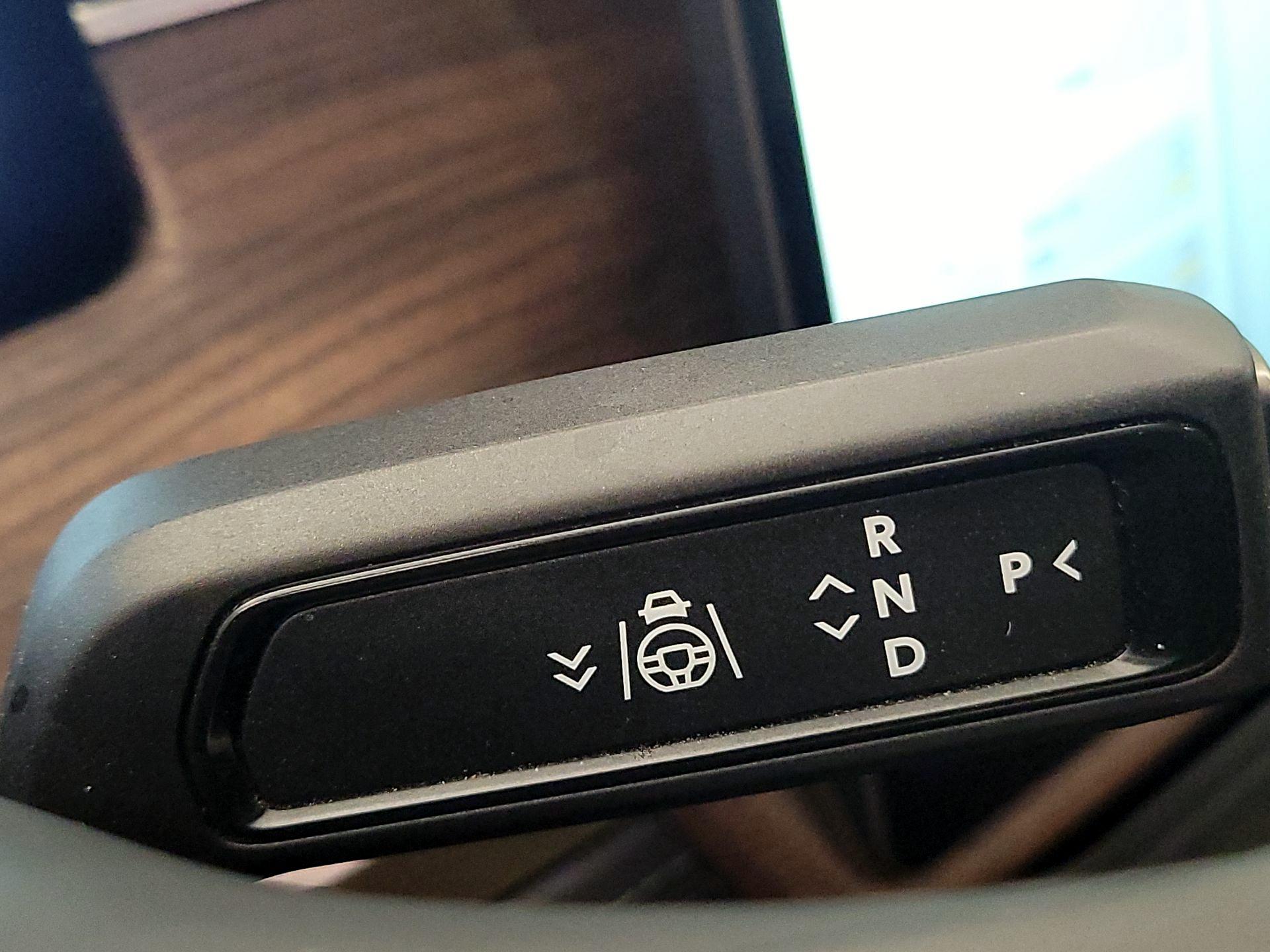 Thumbnail: 2022 Rivian R1T - 17