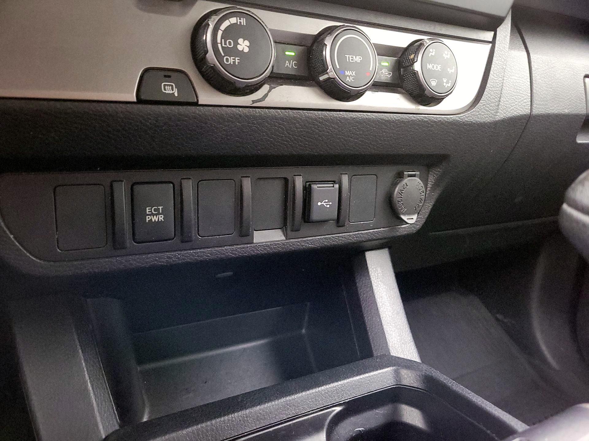 Thumbnail: 2021 Toyota Tacoma - 18