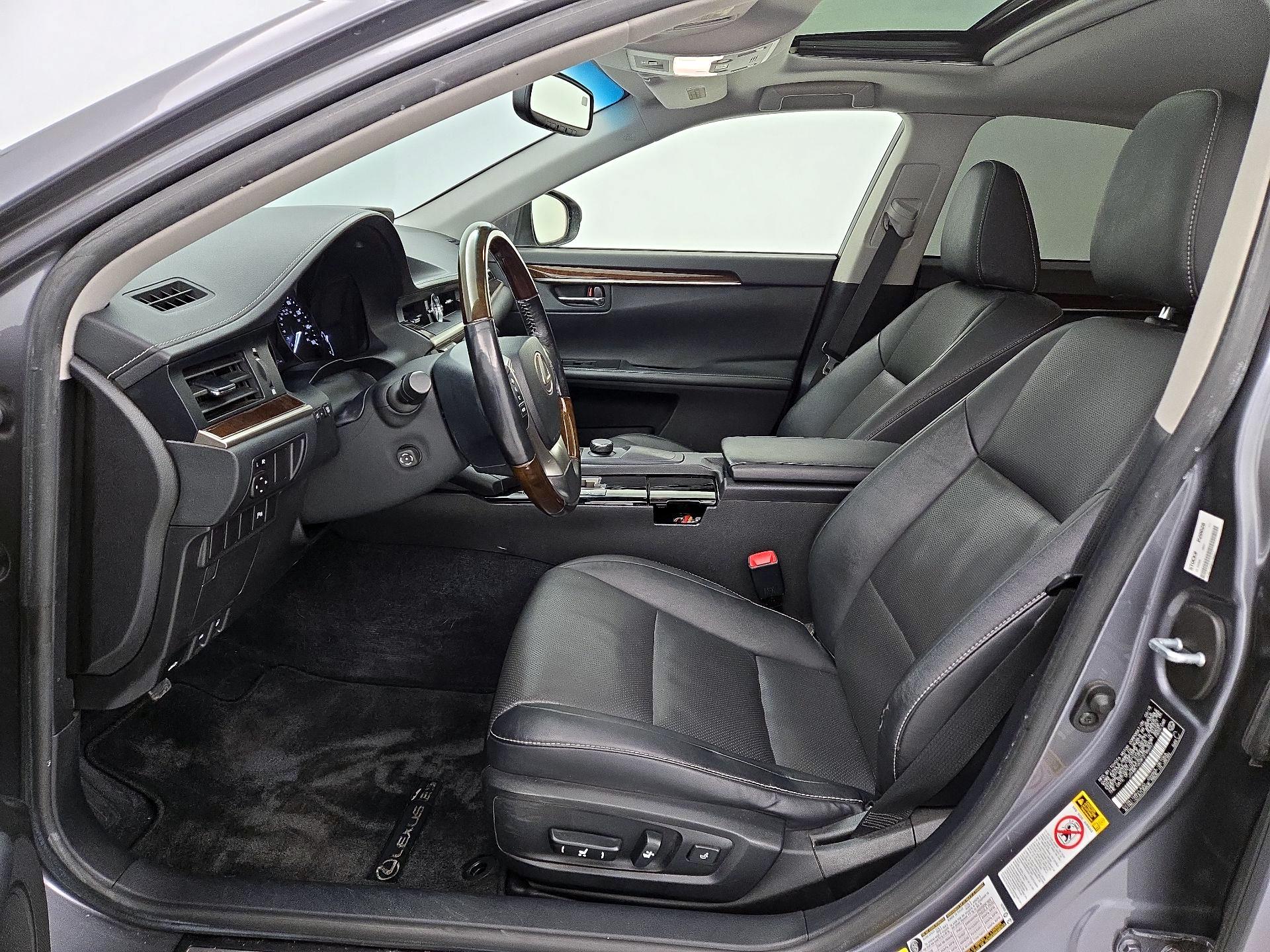 Thumbnail: 2015 Lexus ES - 11