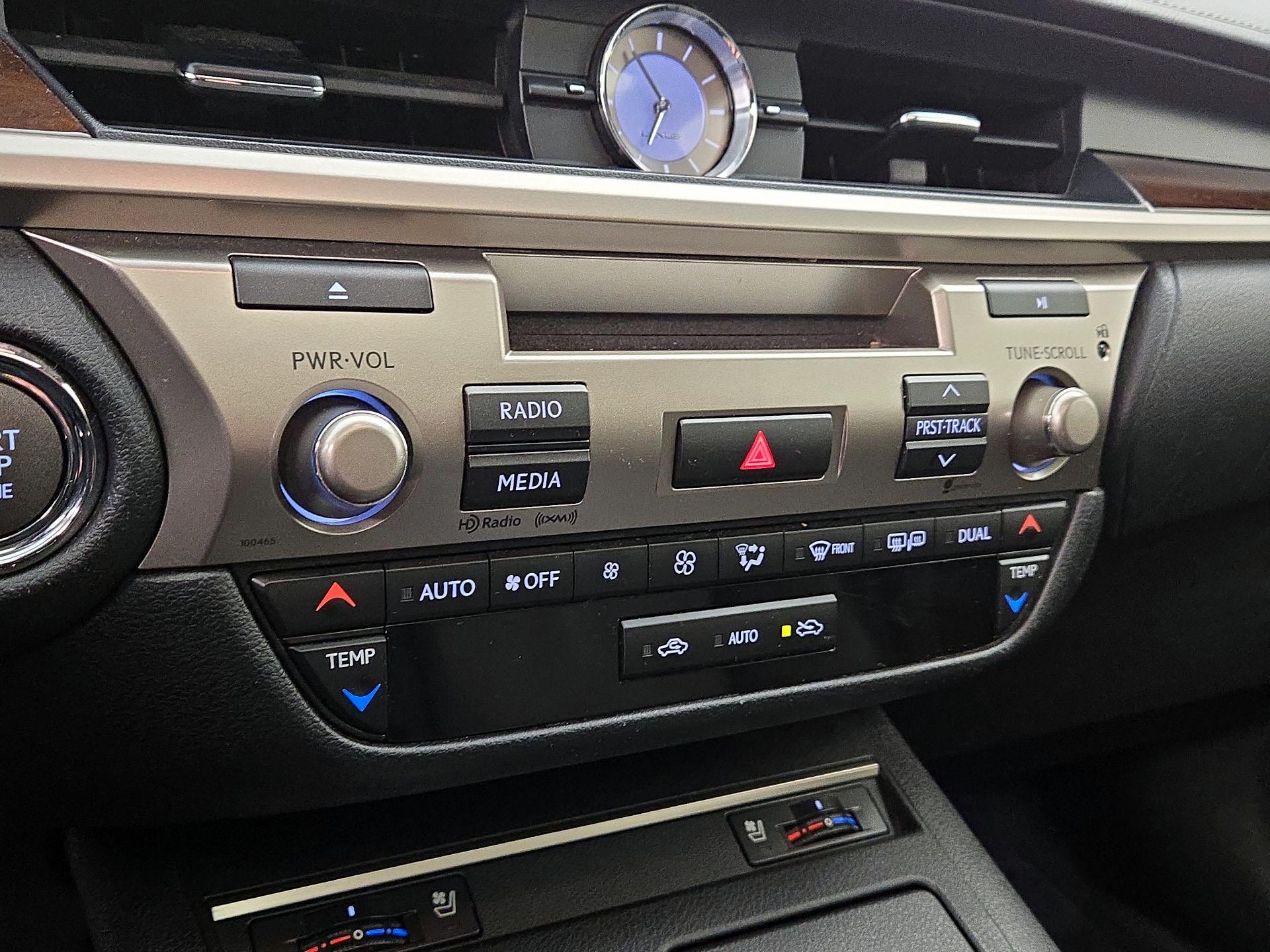 Thumbnail: 2015 Lexus ES - 16