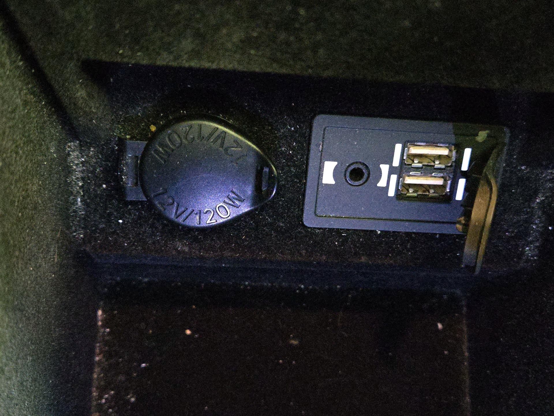 Thumbnail: 2015 Lexus ES - 18