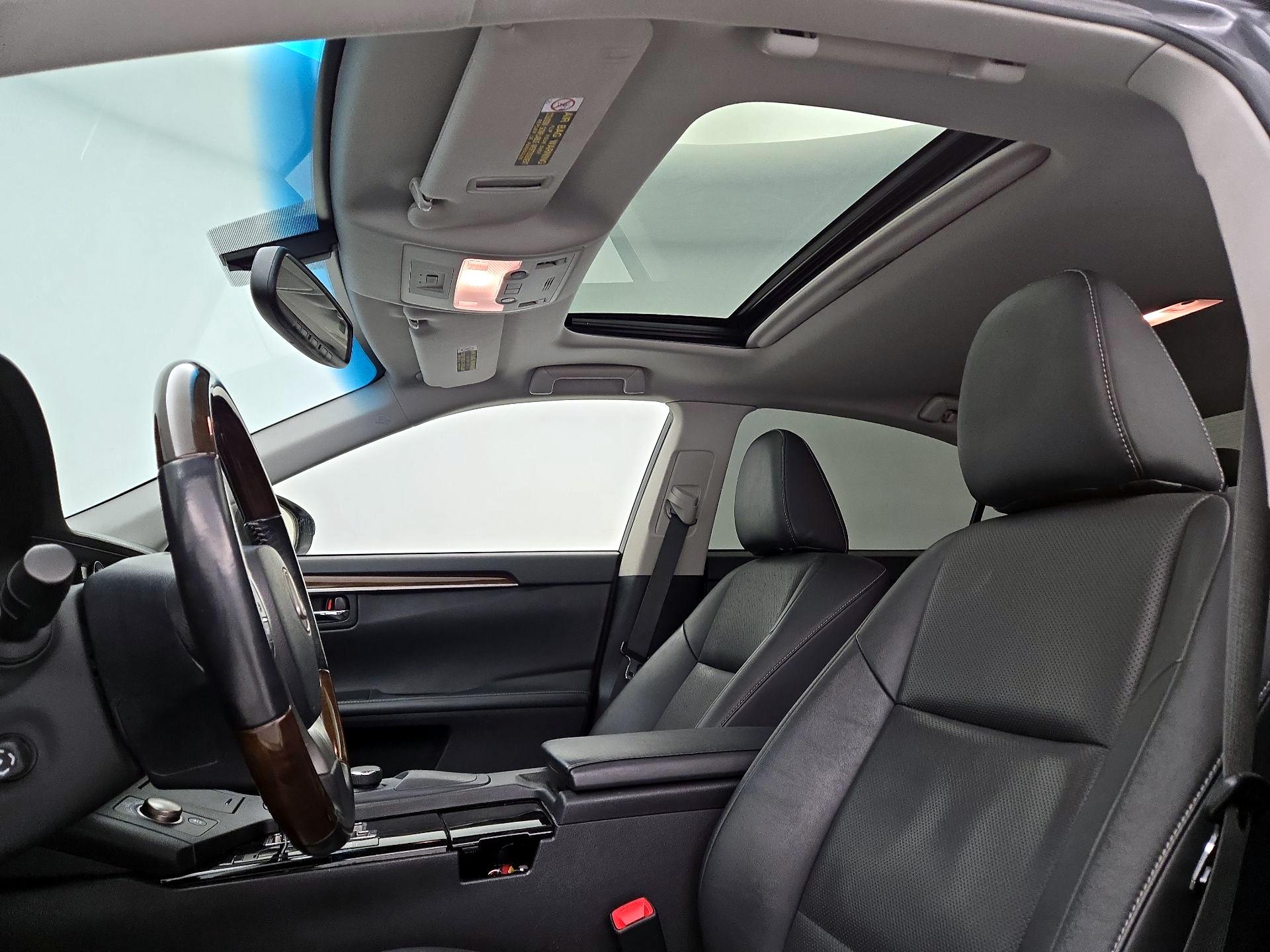 Thumbnail: 2015 Lexus ES - 19