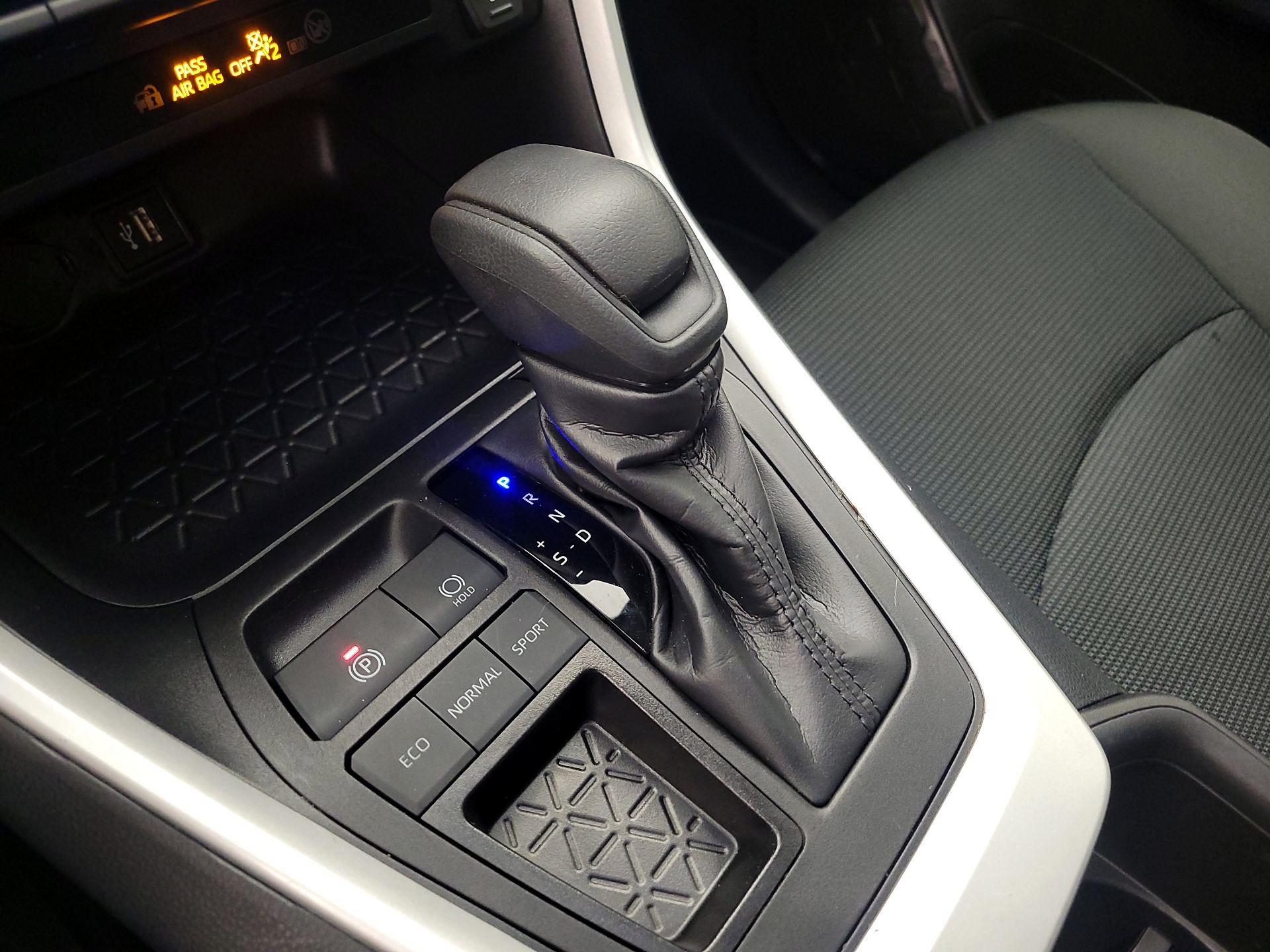 Thumbnail: 2025 Toyota RAV4 - 17