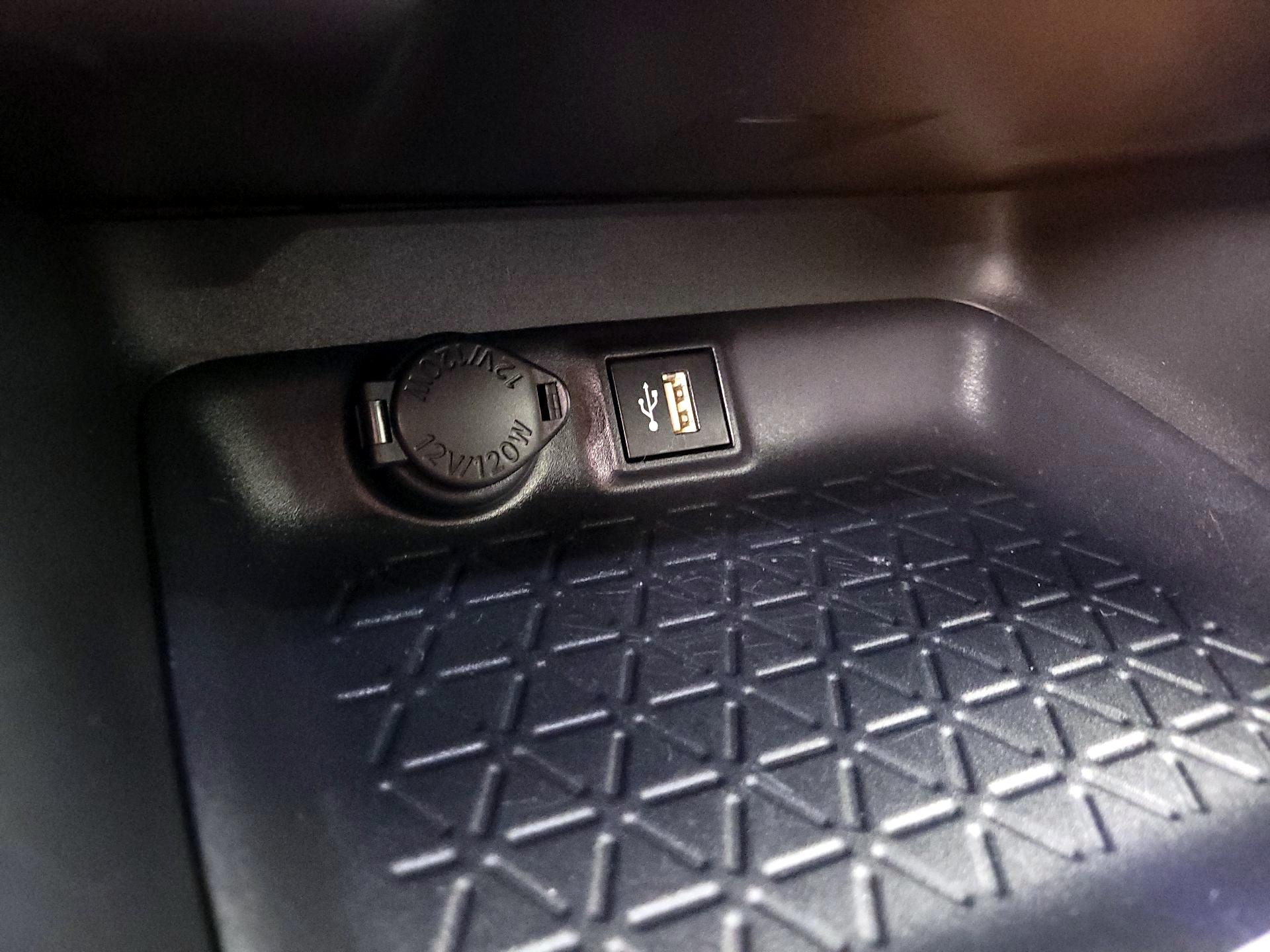 Thumbnail: 2025 Toyota RAV4 - 18