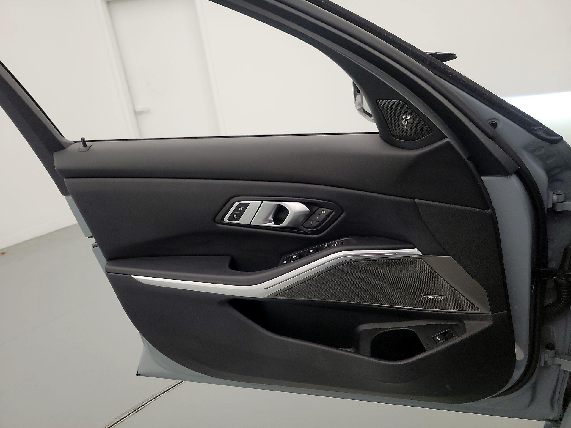 Thumbnail: 2023 BMW 3 Series - 12