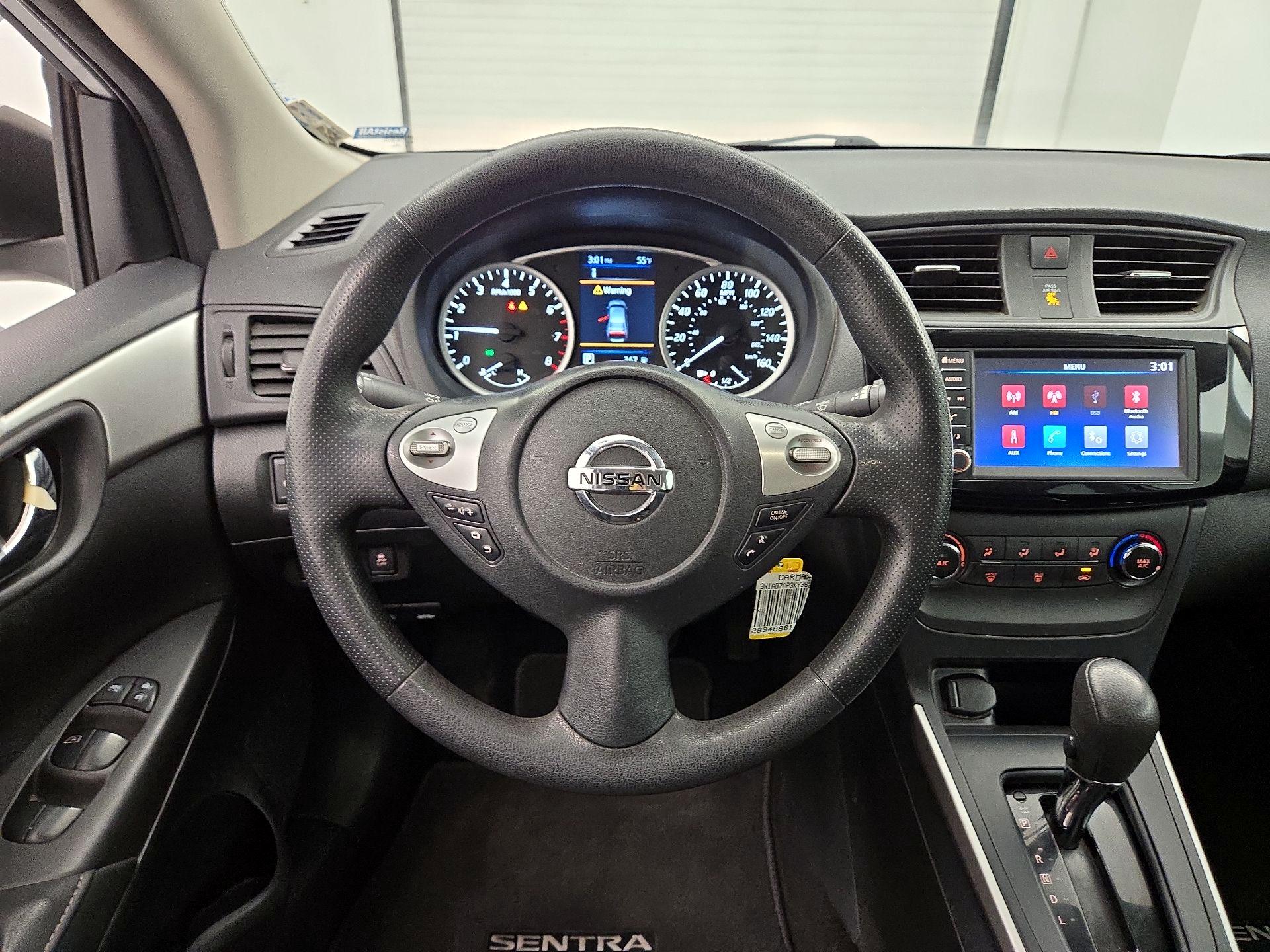 Thumbnail: 2019 Nissan Sentra - 10