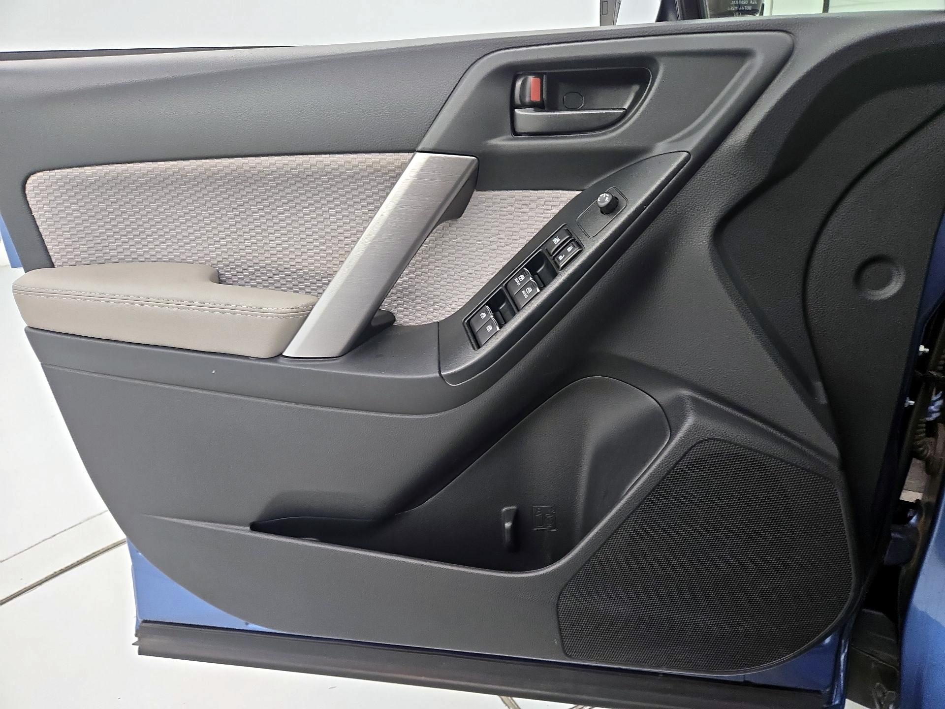 Thumbnail: 2017 Subaru Forester - 12