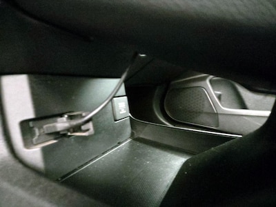 USB/AUX Ports