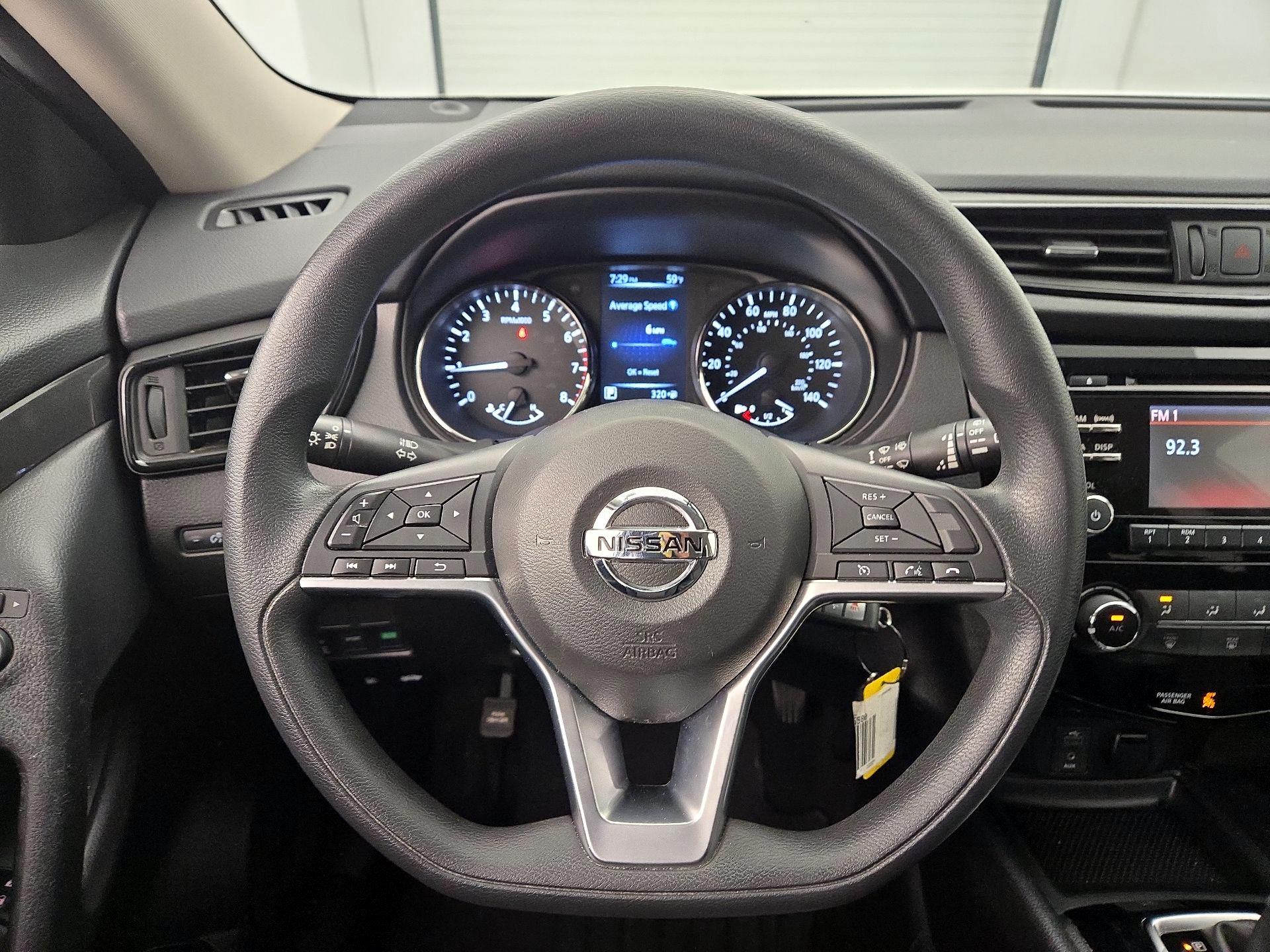 Thumbnail: 2017 Nissan Rogue - 10