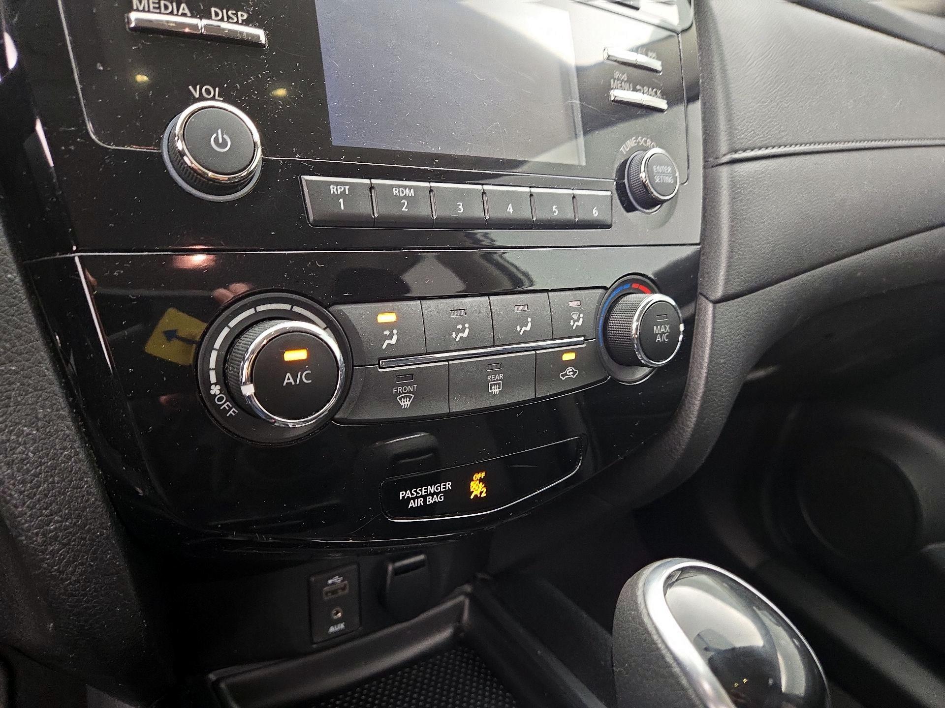 Thumbnail: 2017 Nissan Rogue - 16