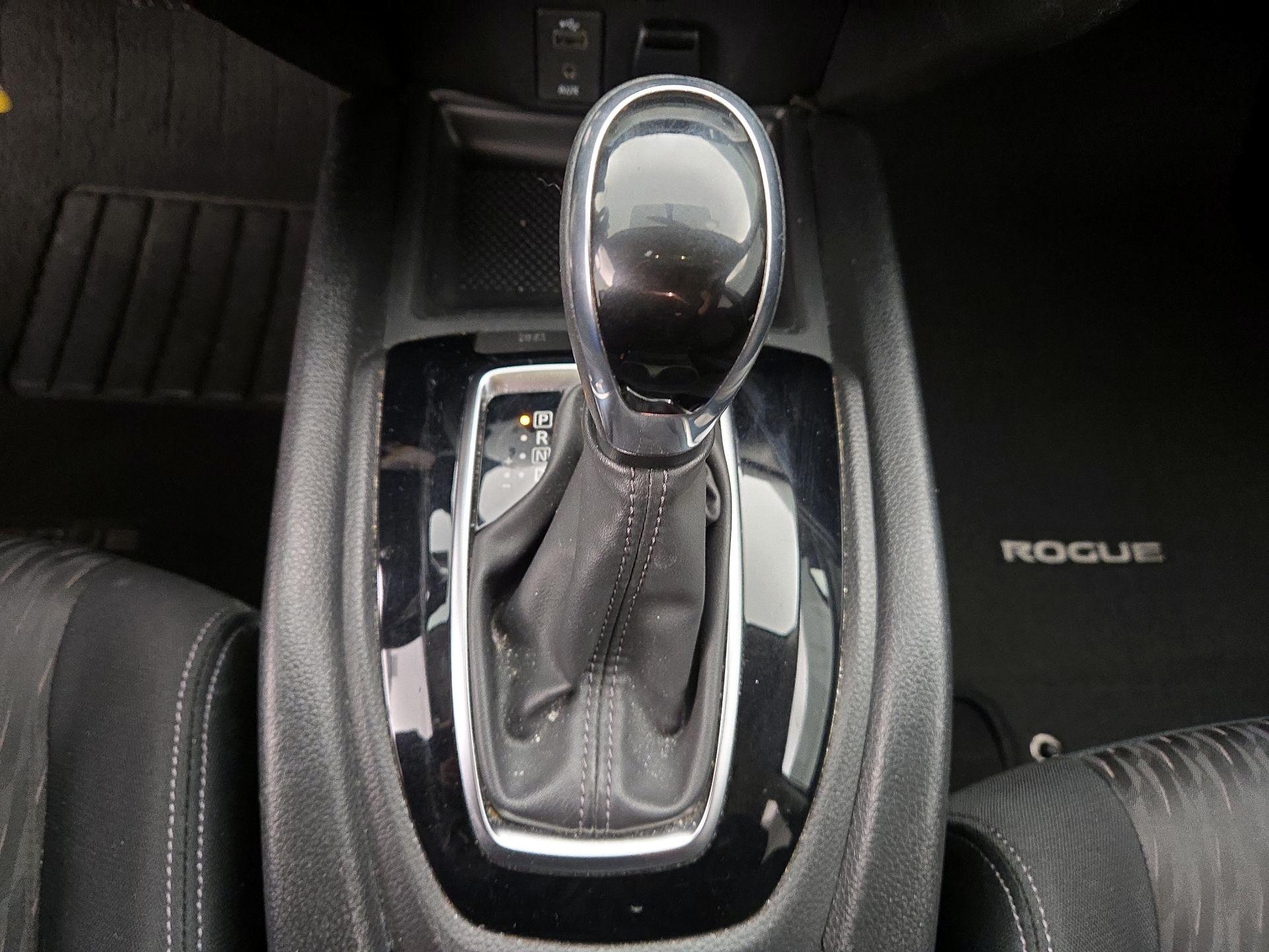 Thumbnail: 2017 Nissan Rogue - 17