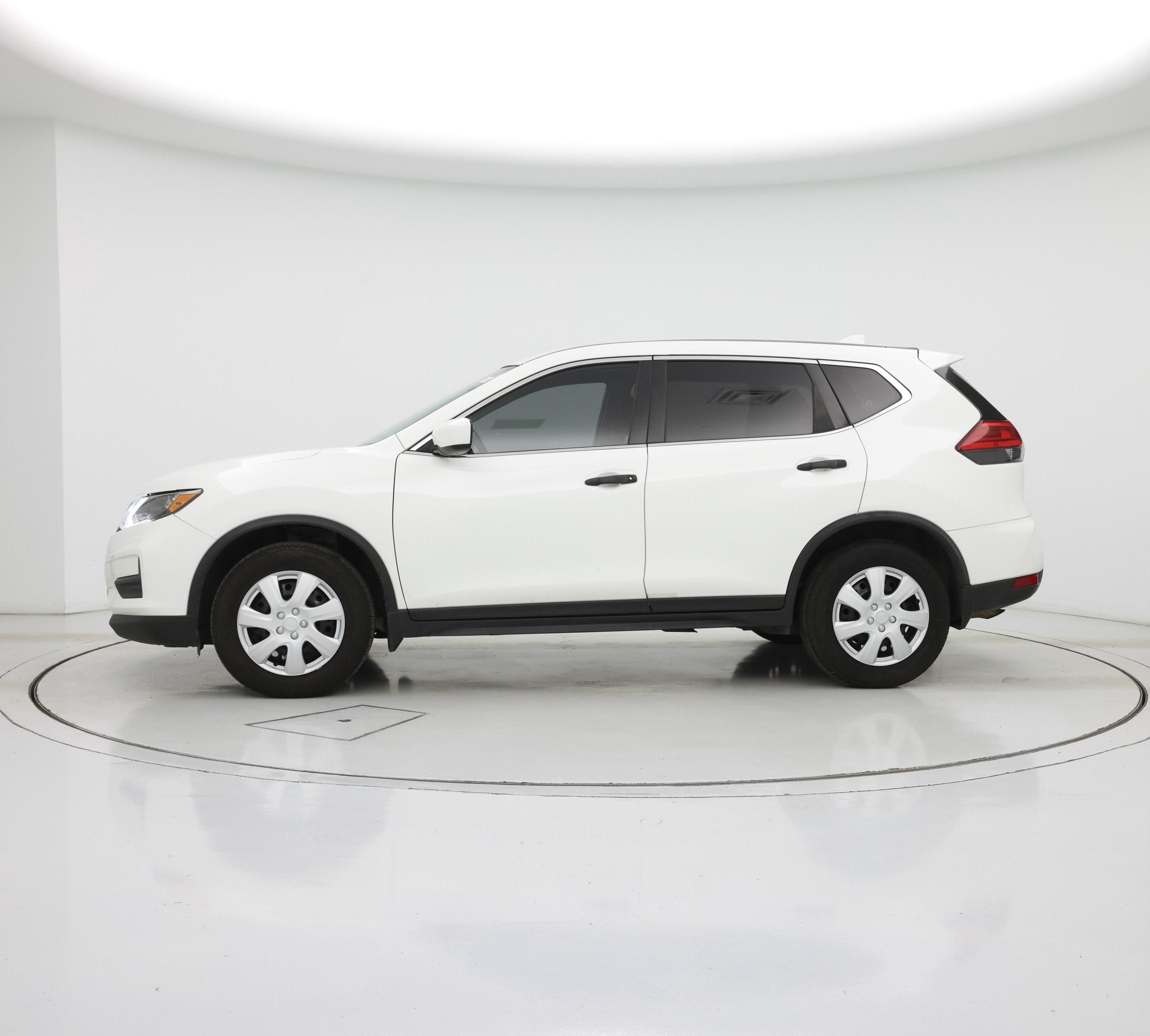 Thumbnail: 2017 Nissan Rogue - 3