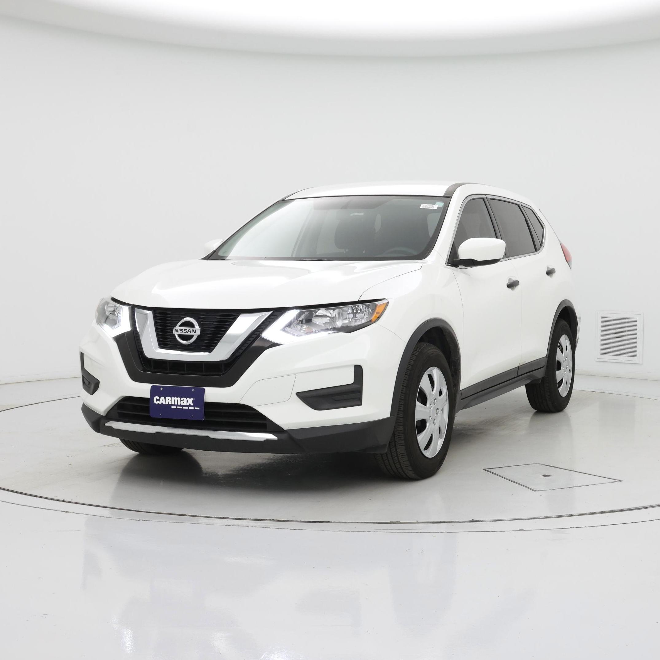 Thumbnail: 2017 Nissan Rogue - 4