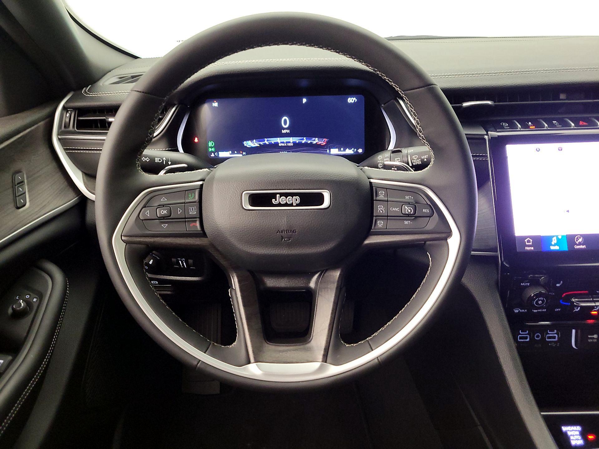 Thumbnail: 2024 Jeep Grand Cherokee - 10