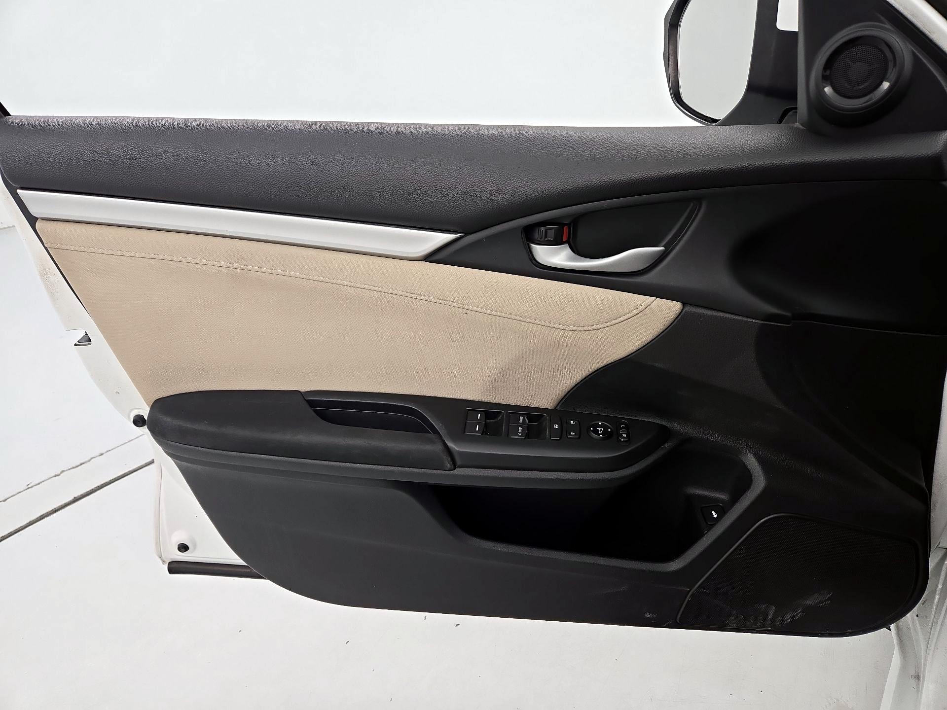 Thumbnail: 2017 Honda Civic - 12