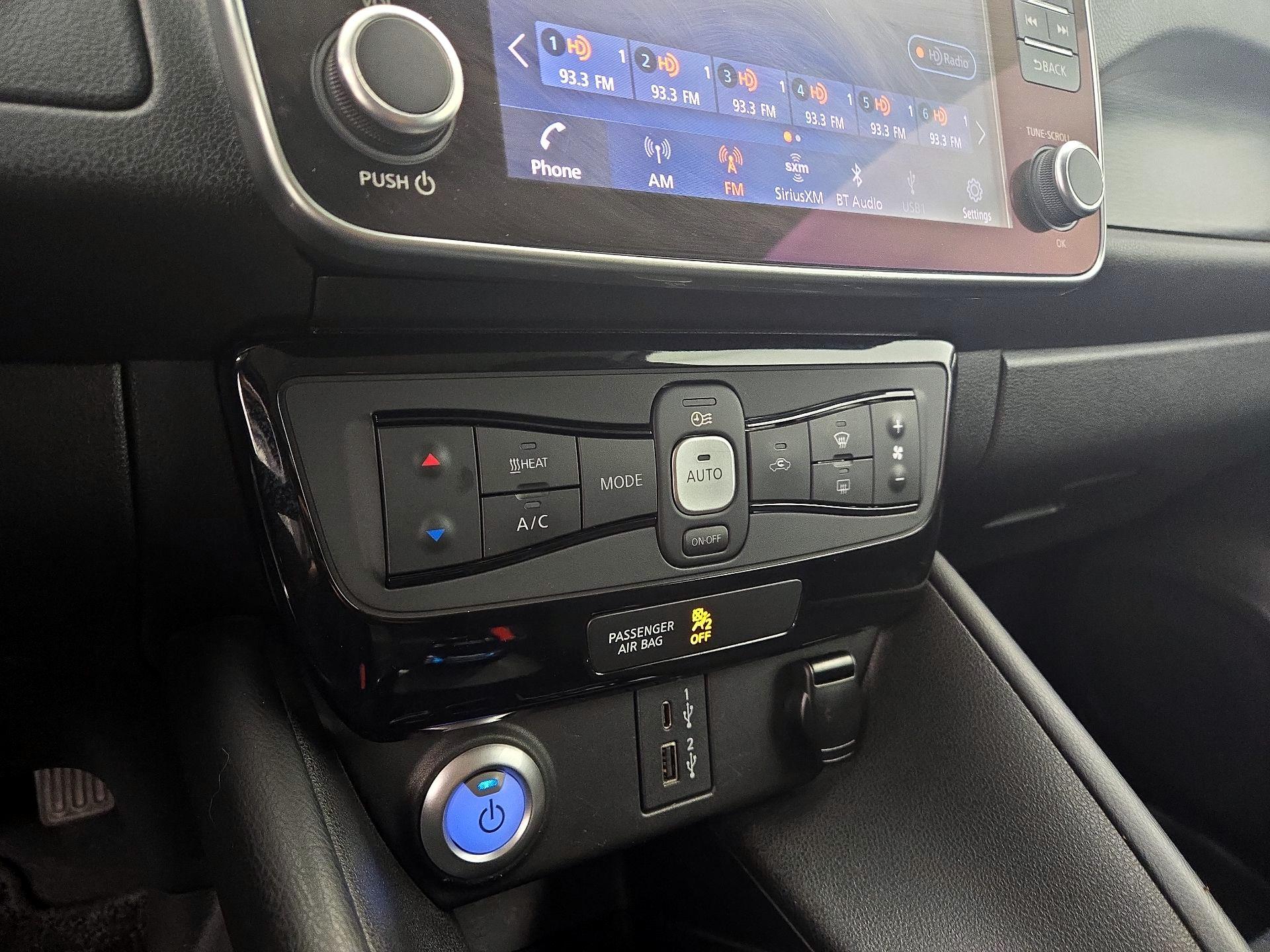Thumbnail: 2020 Nissan Leaf - 17