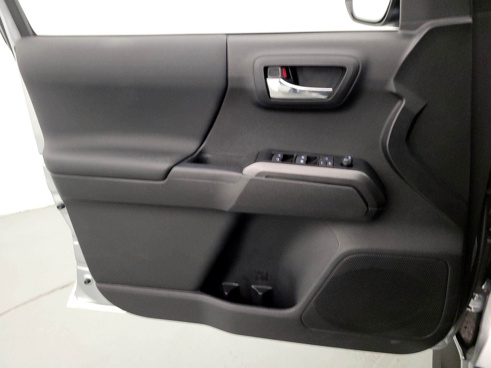 Thumbnail: 2022 Toyota Tacoma - 12