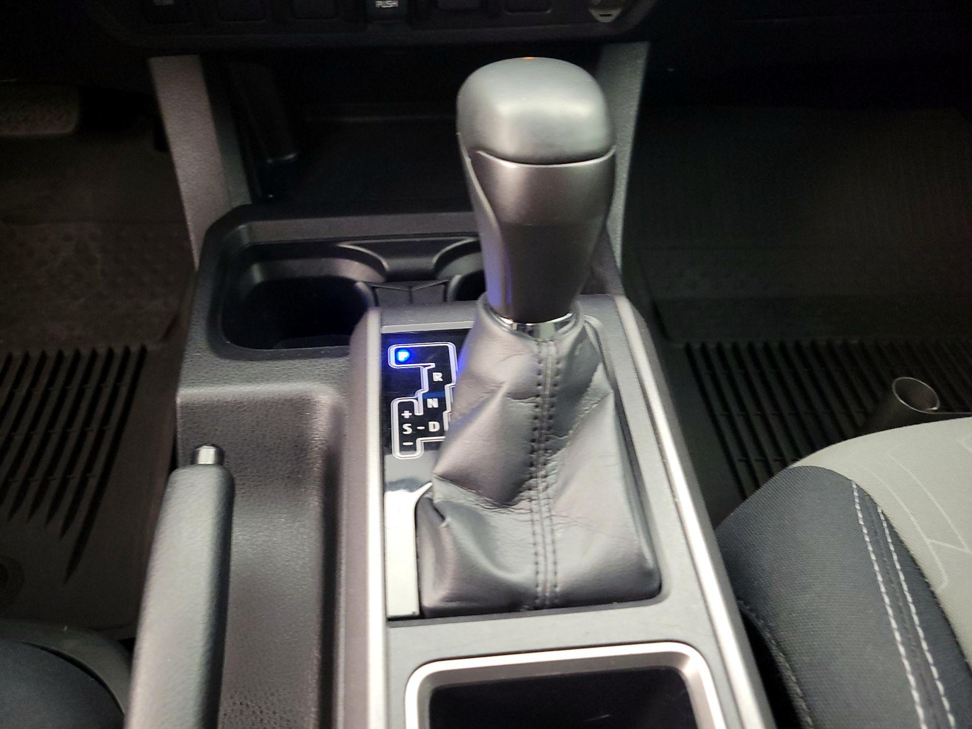 Thumbnail: 2022 Toyota Tacoma - 17