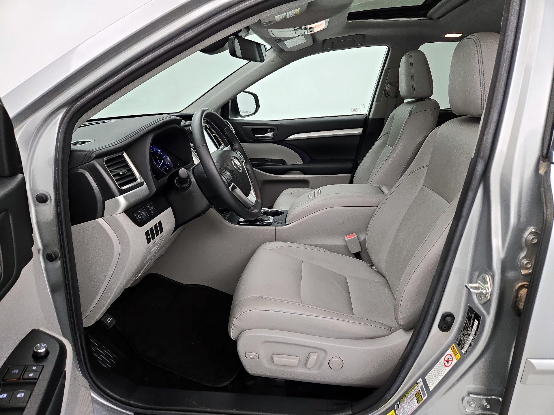 Thumbnail: 2018 Toyota Highlander - 11