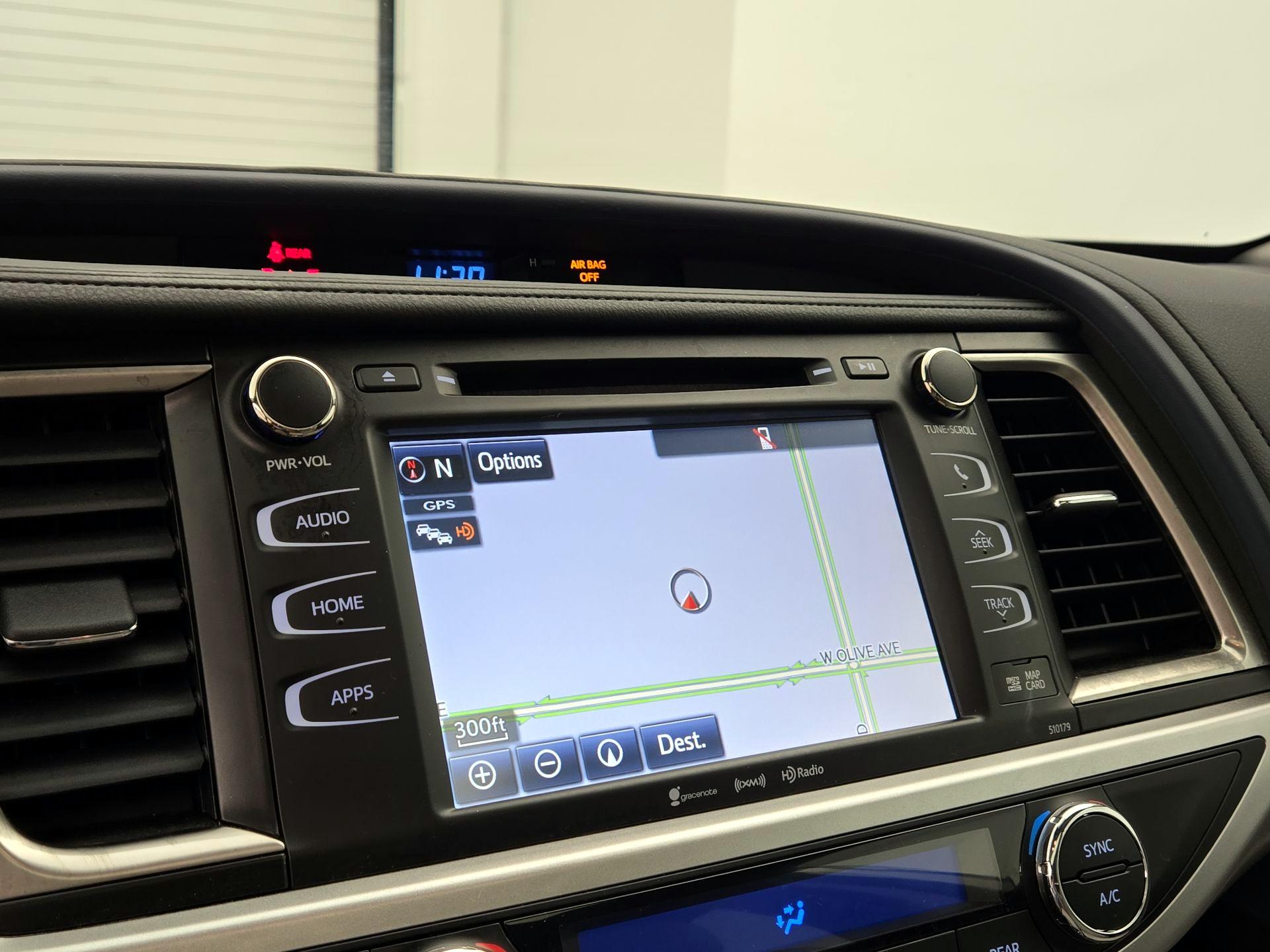 Thumbnail: 2018 Toyota Highlander - 14