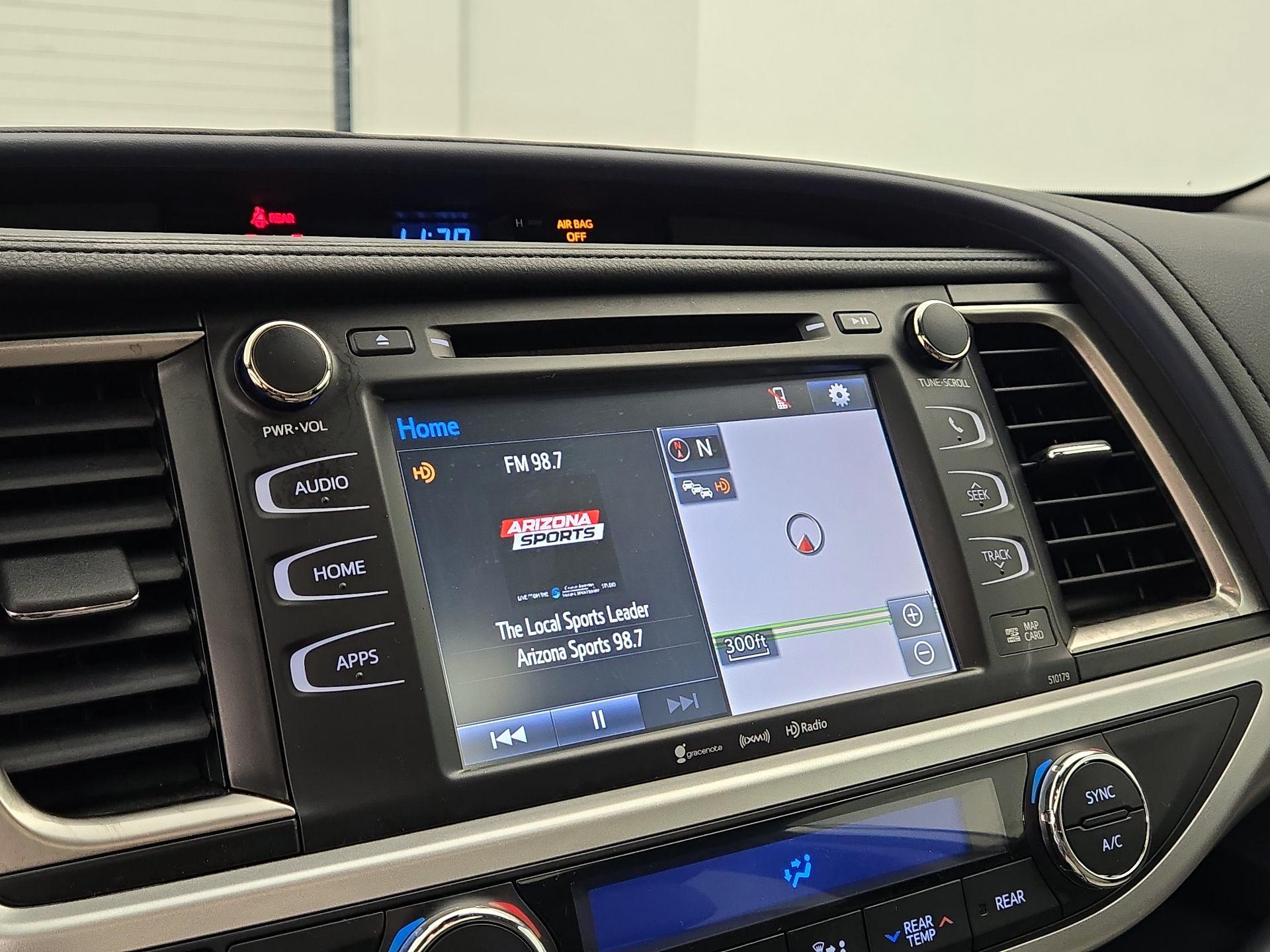 Thumbnail: 2018 Toyota Highlander - 16